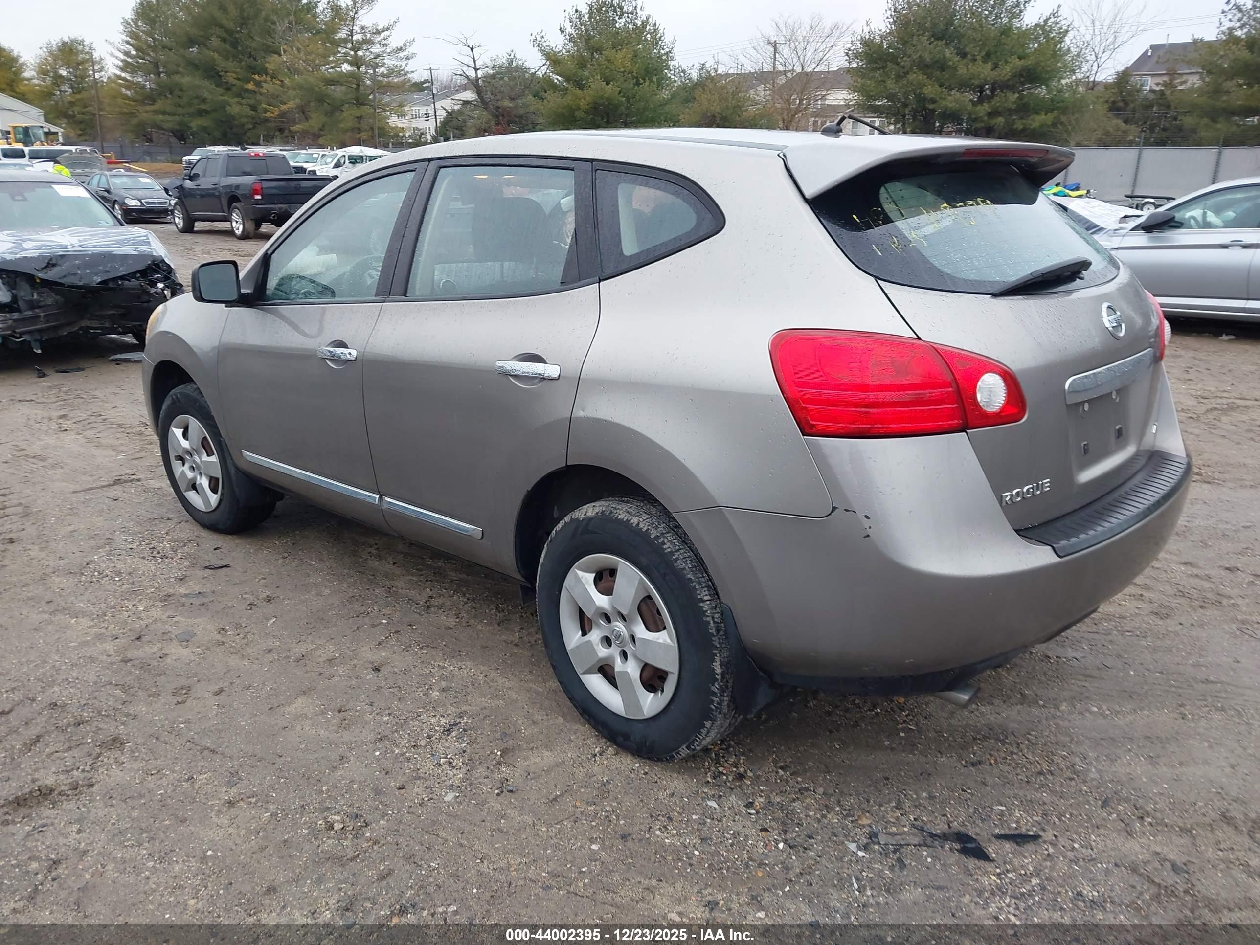 NISSAN ROGUE image 3