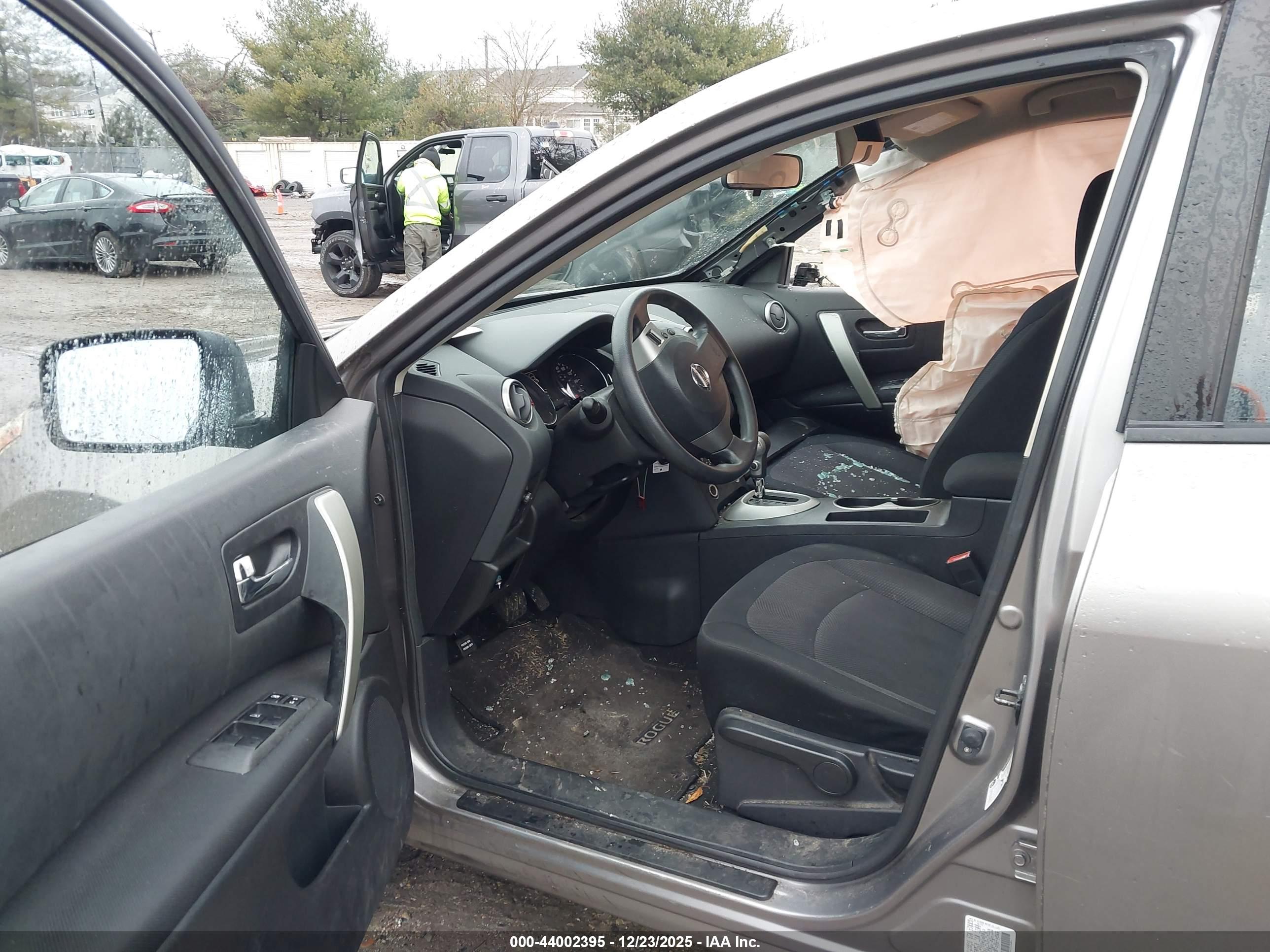 NISSAN ROGUE image 5