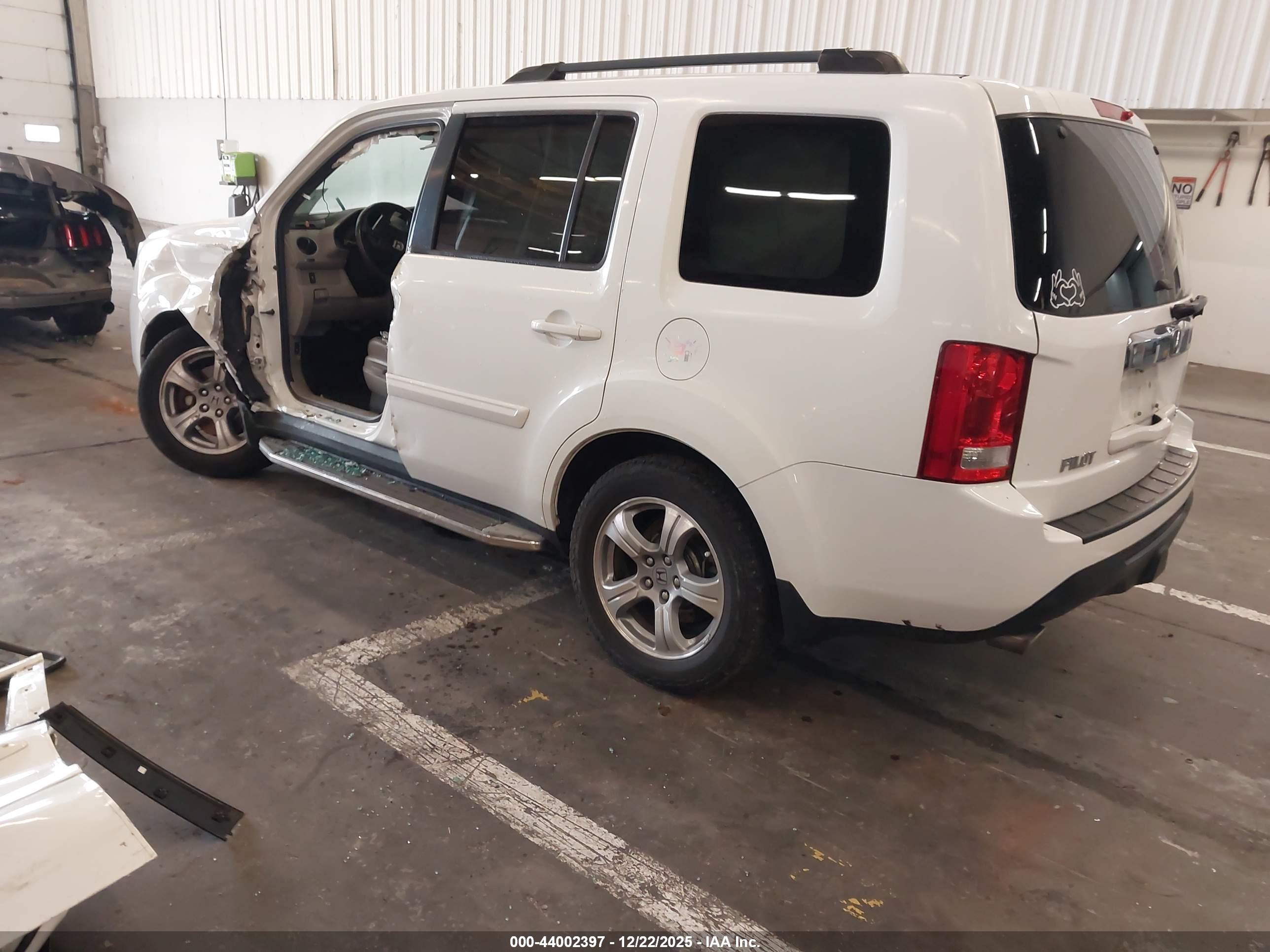 HONDA PILOT image 3