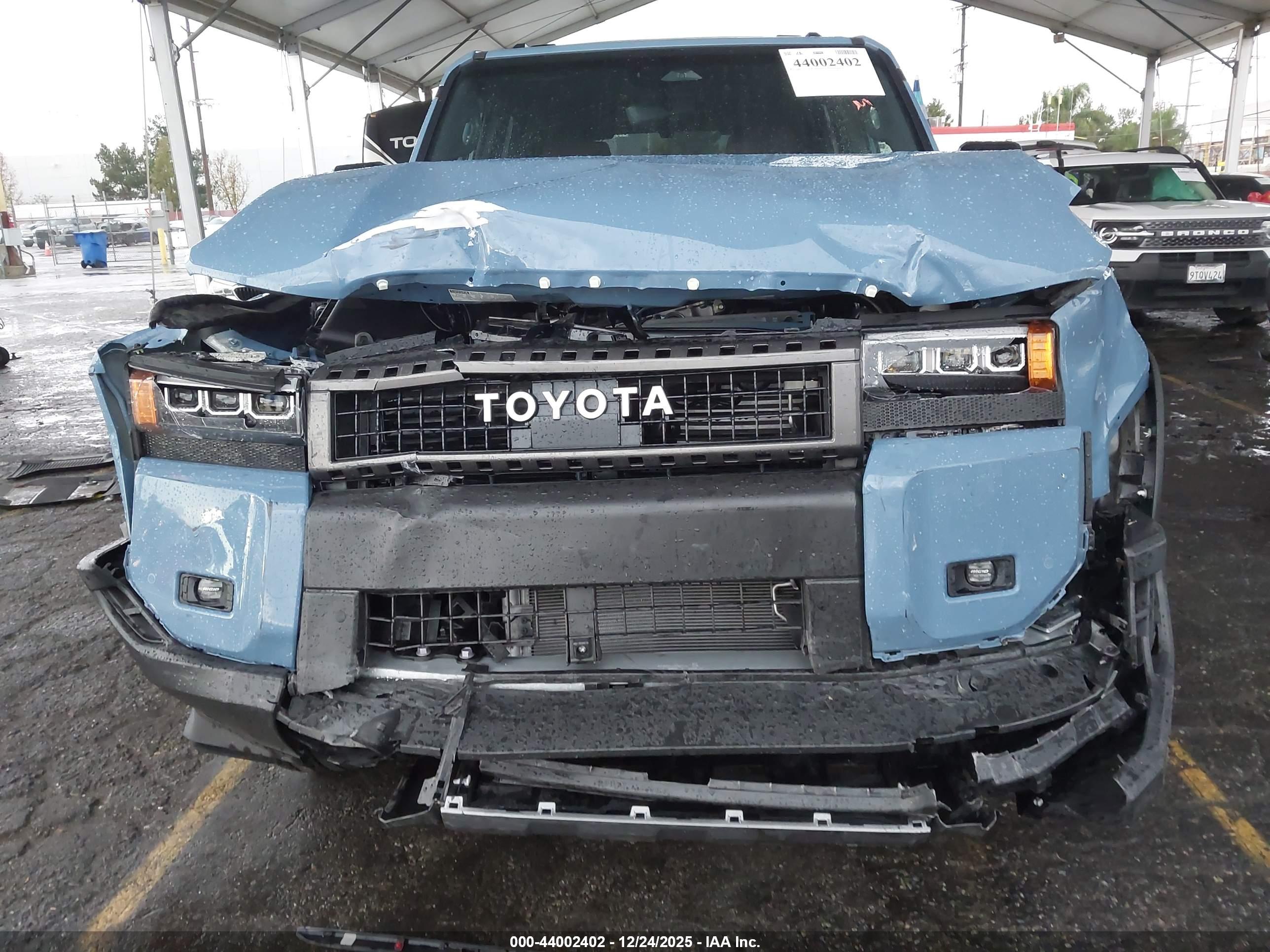 TOYOTA LAND image 6