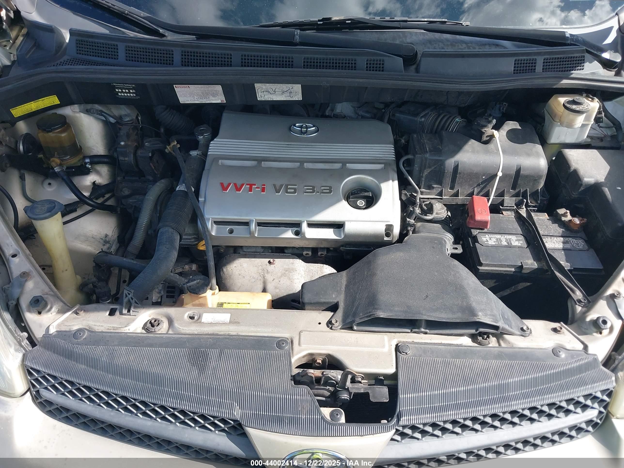 TOYOTA SIENNA image 10