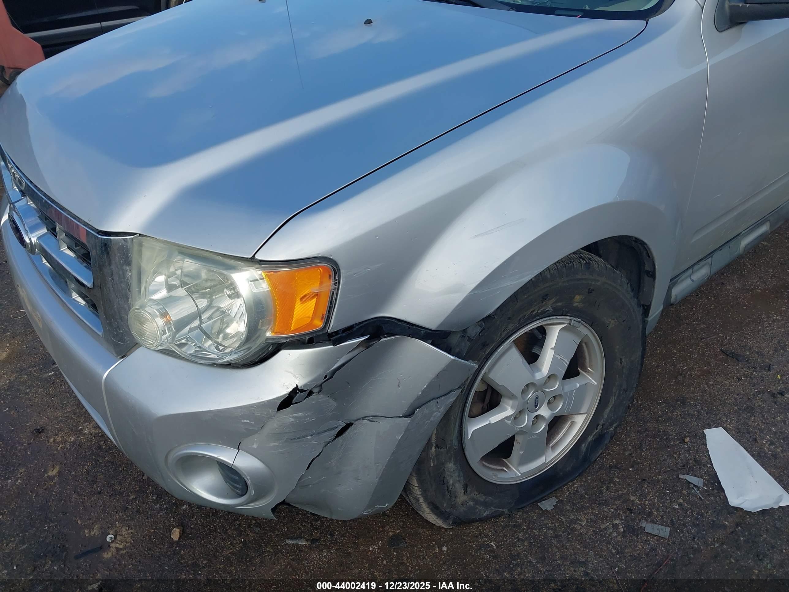 FORD ESCAPE image 6