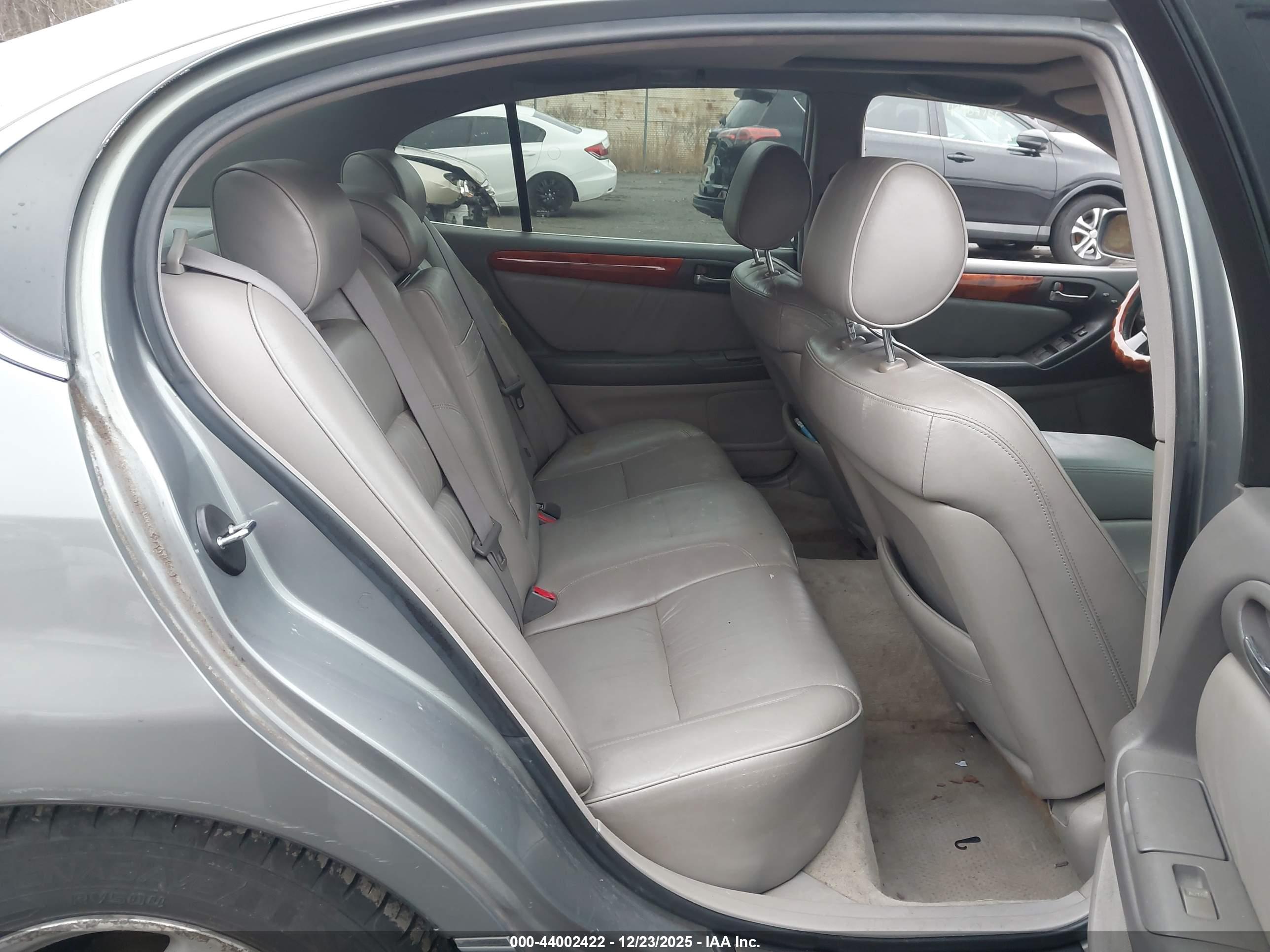 LEXUS GS image 8