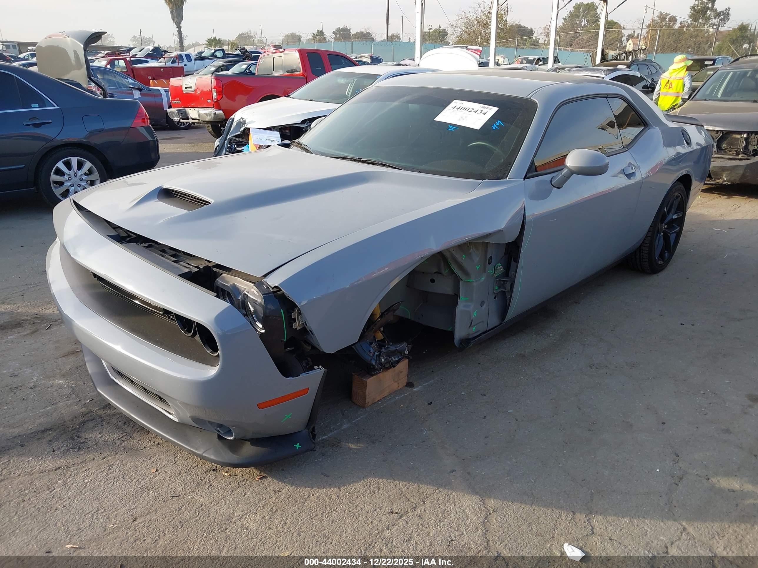 DODGE CHALLENGER image 2