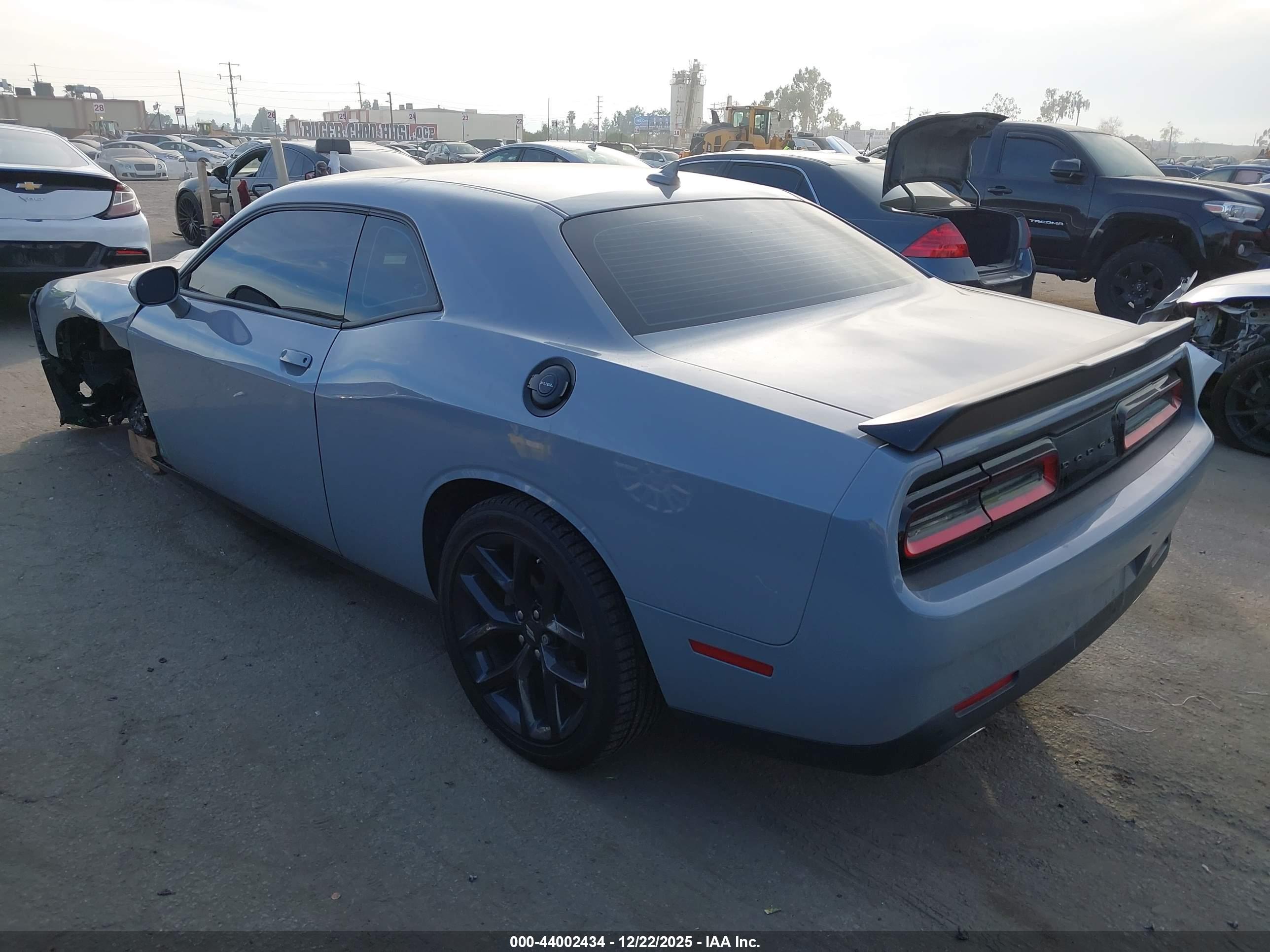 DODGE CHALLENGER image 3