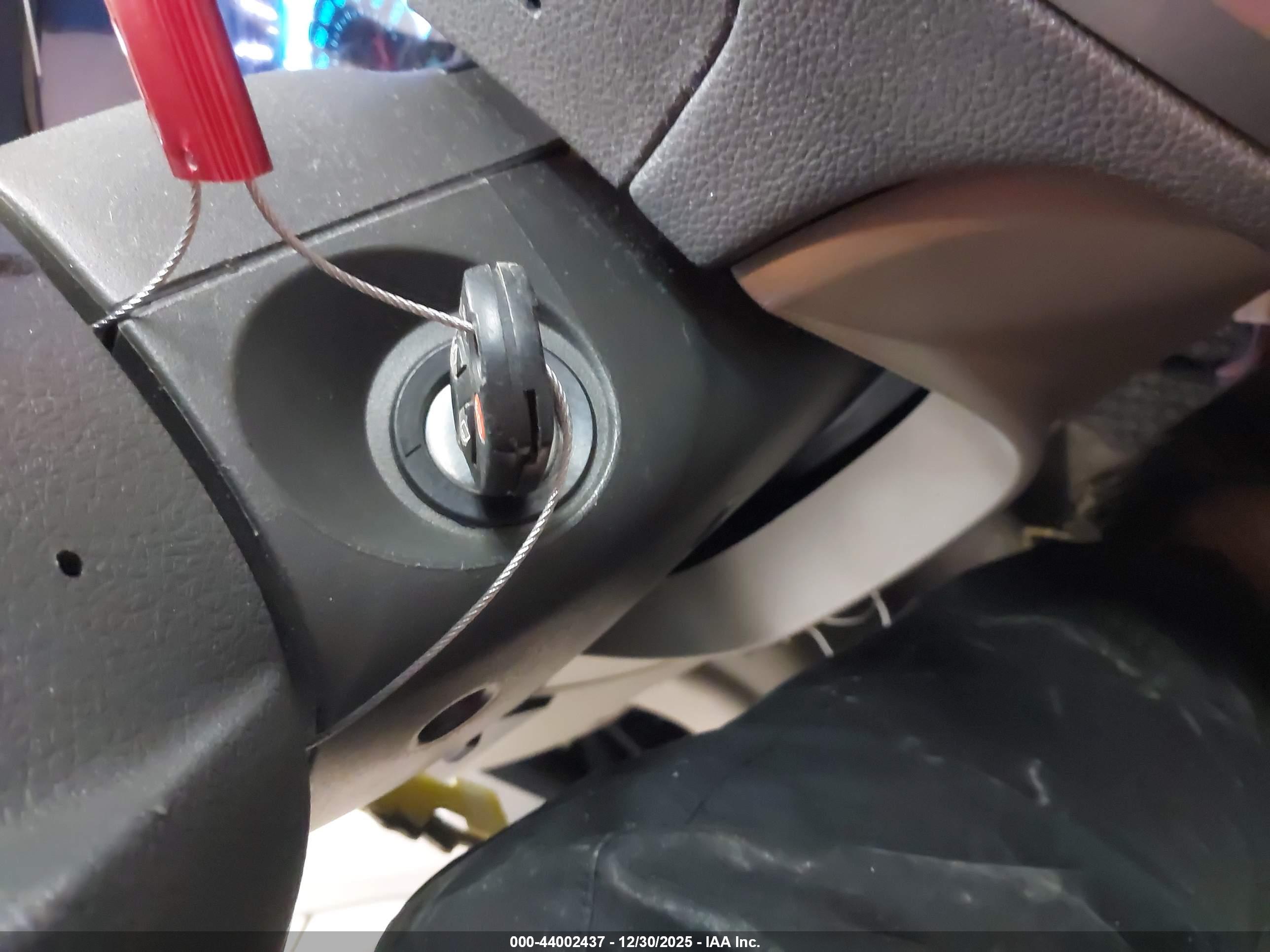 FORD FUSION image 11