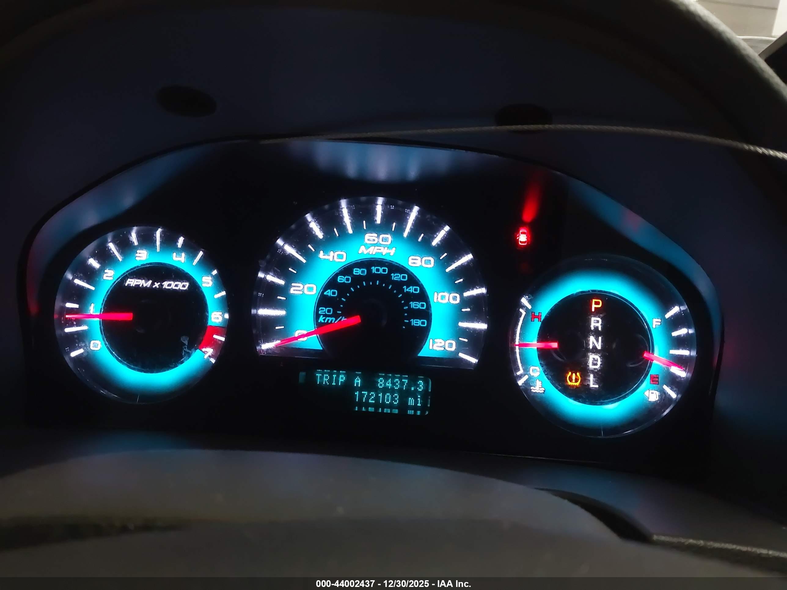 FORD FUSION image 7