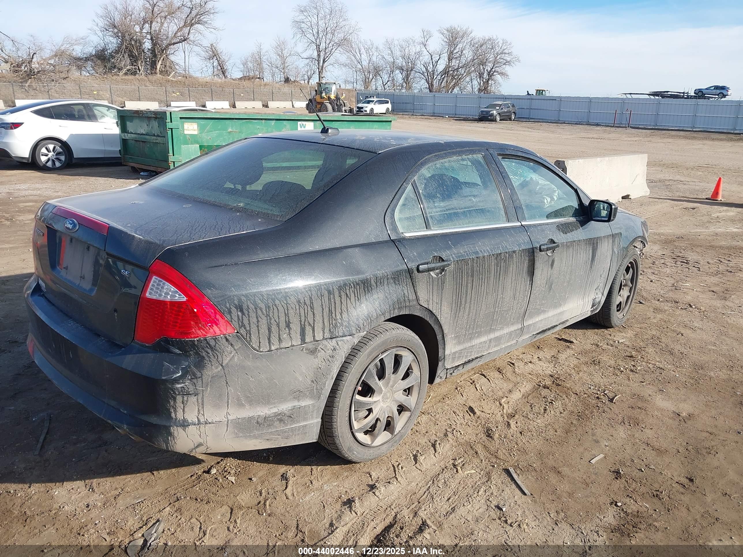 FORD FUSION image 4