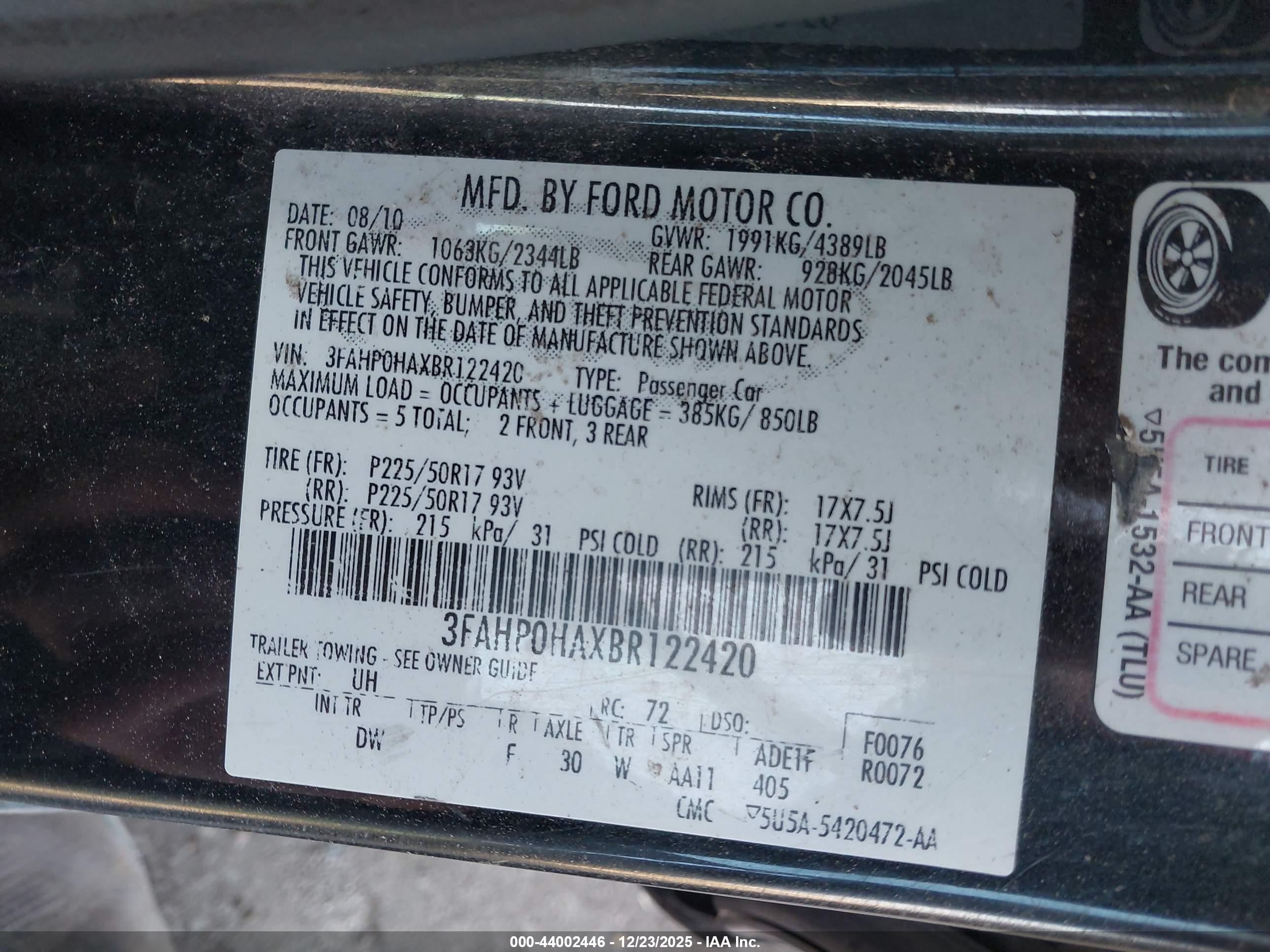 FORD FUSION image 9