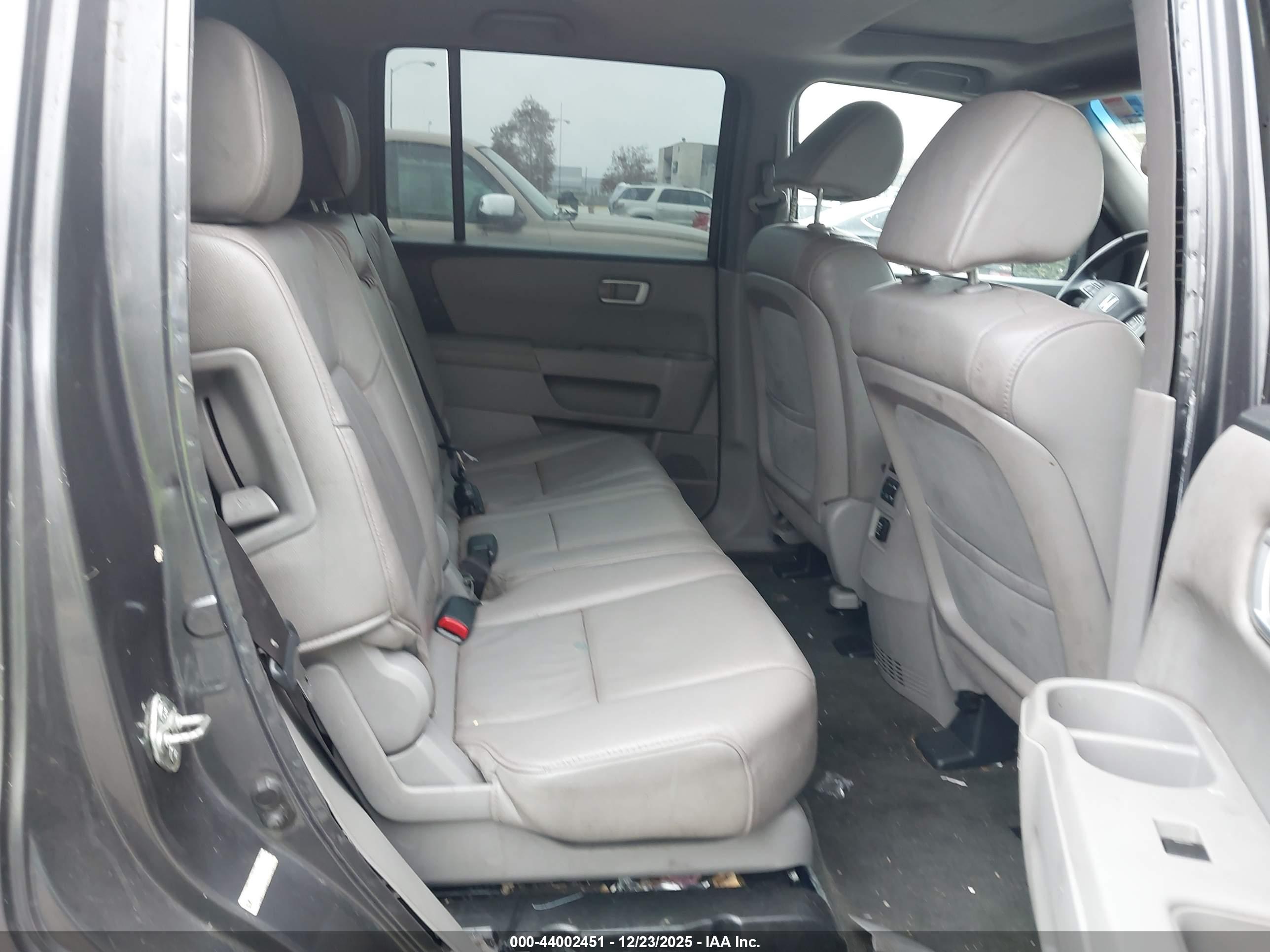 HONDA PILOT image 8