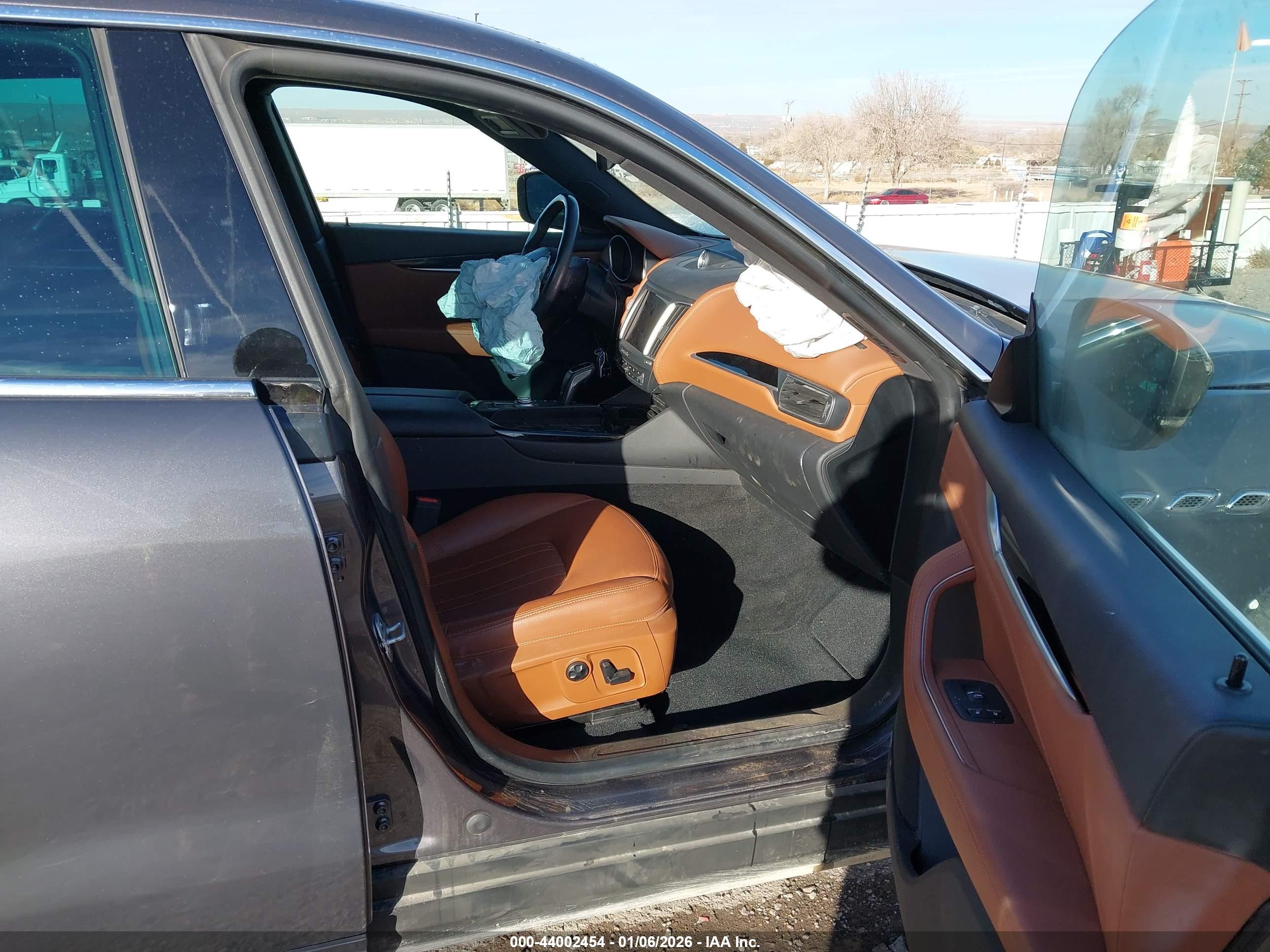 MASERATI LEVANTE image 5
