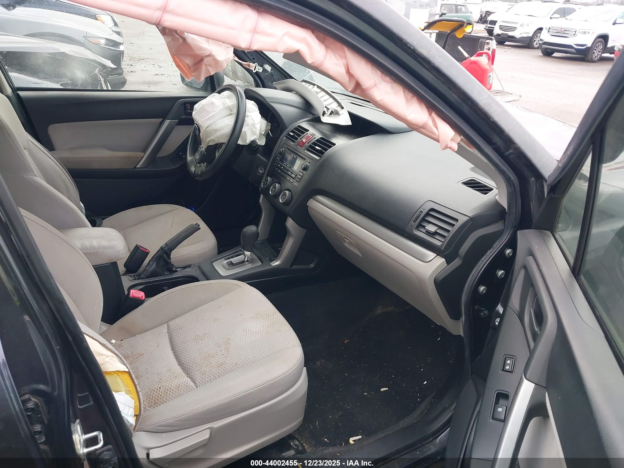 SUBARU FORESTER image 5