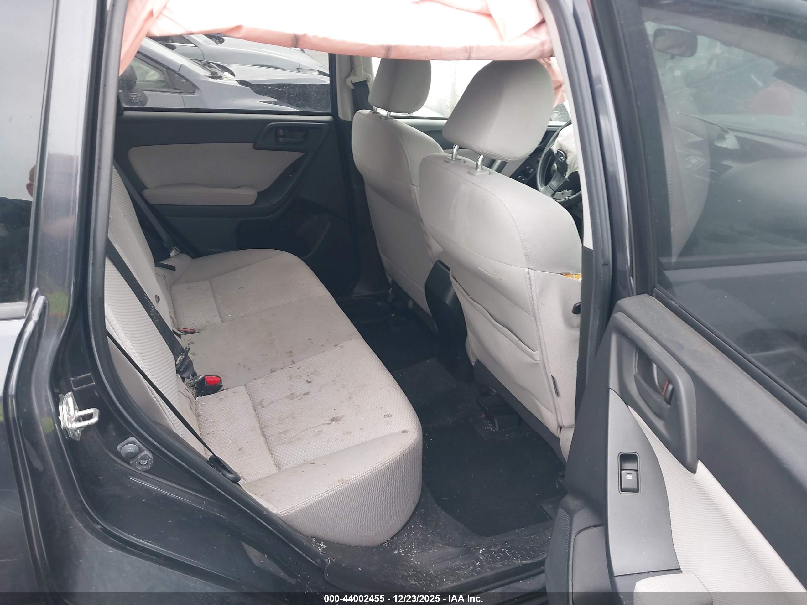 SUBARU FORESTER image 8