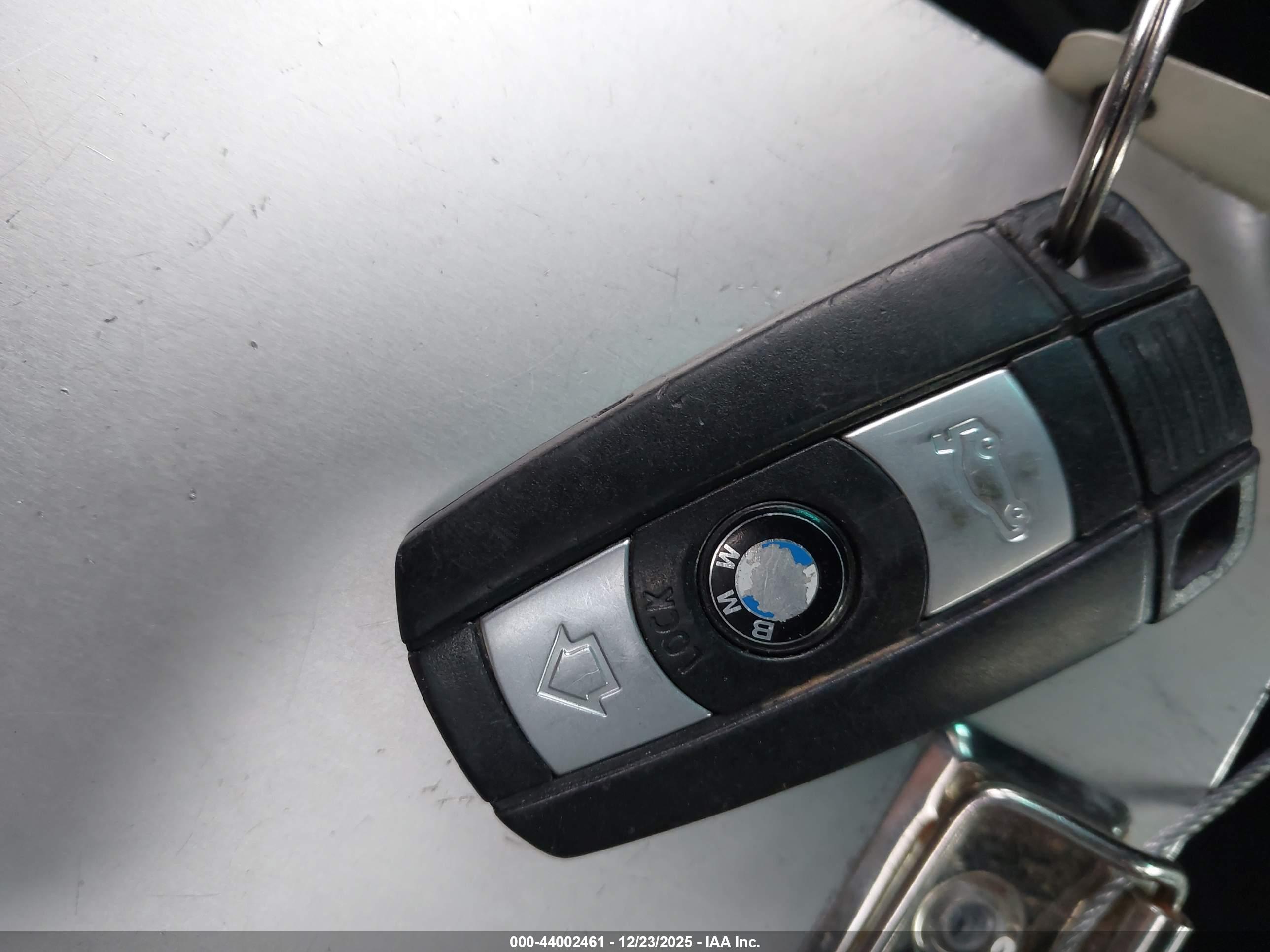 BMW 550I image 11