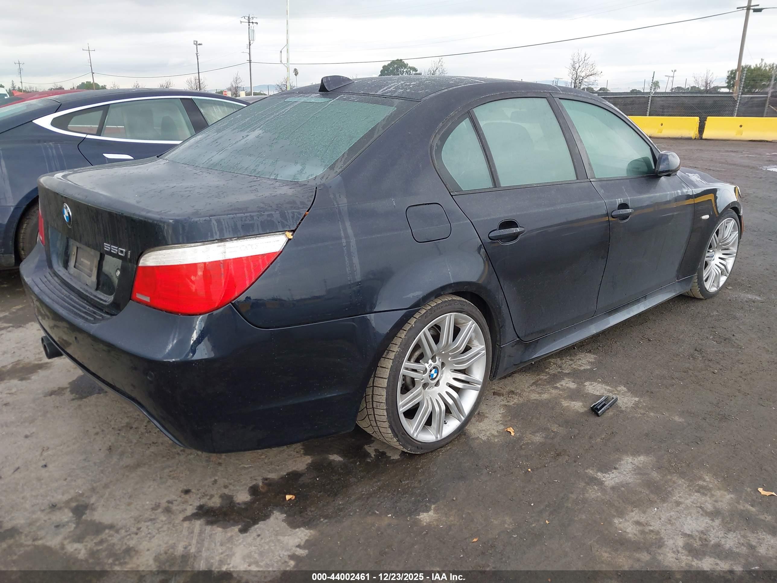 BMW 550I image 4
