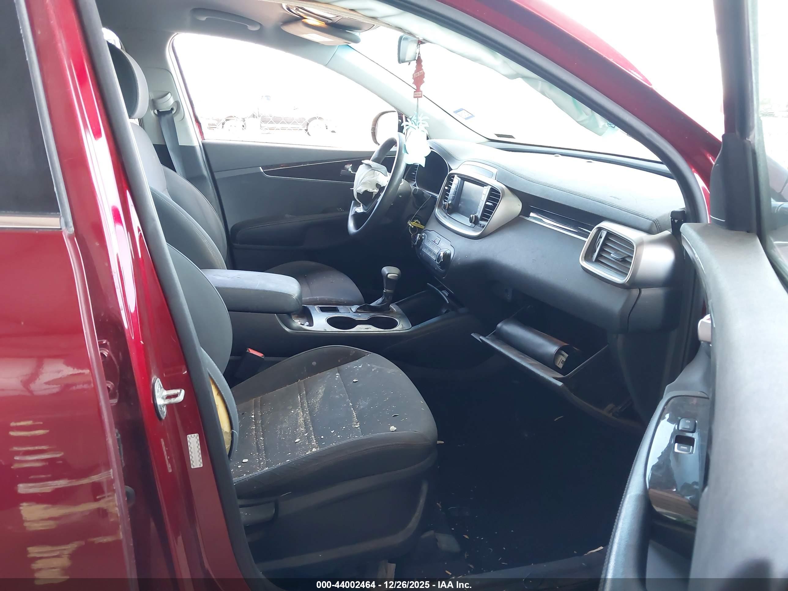 KIA SORENTO image 5