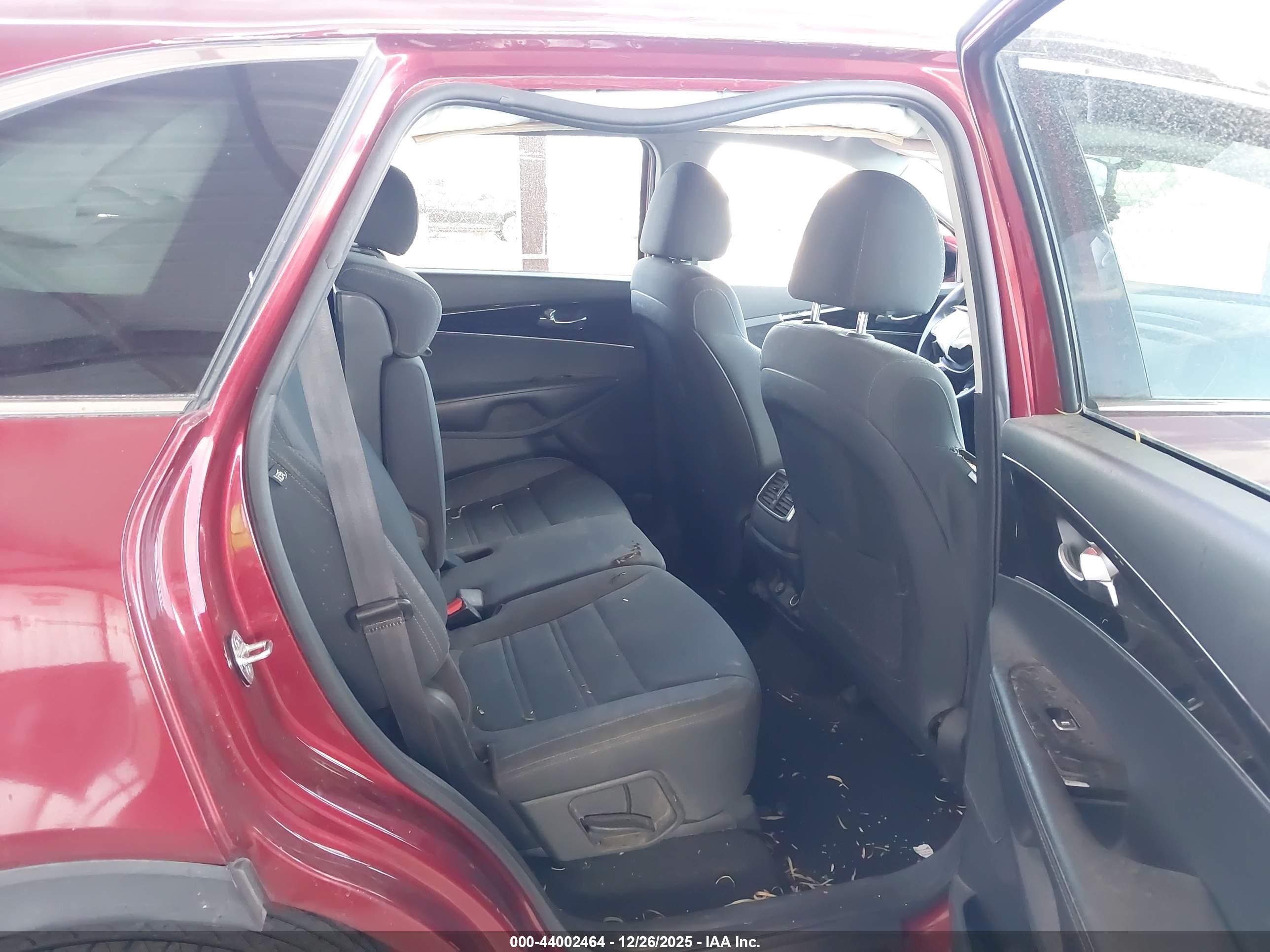 KIA SORENTO image 8