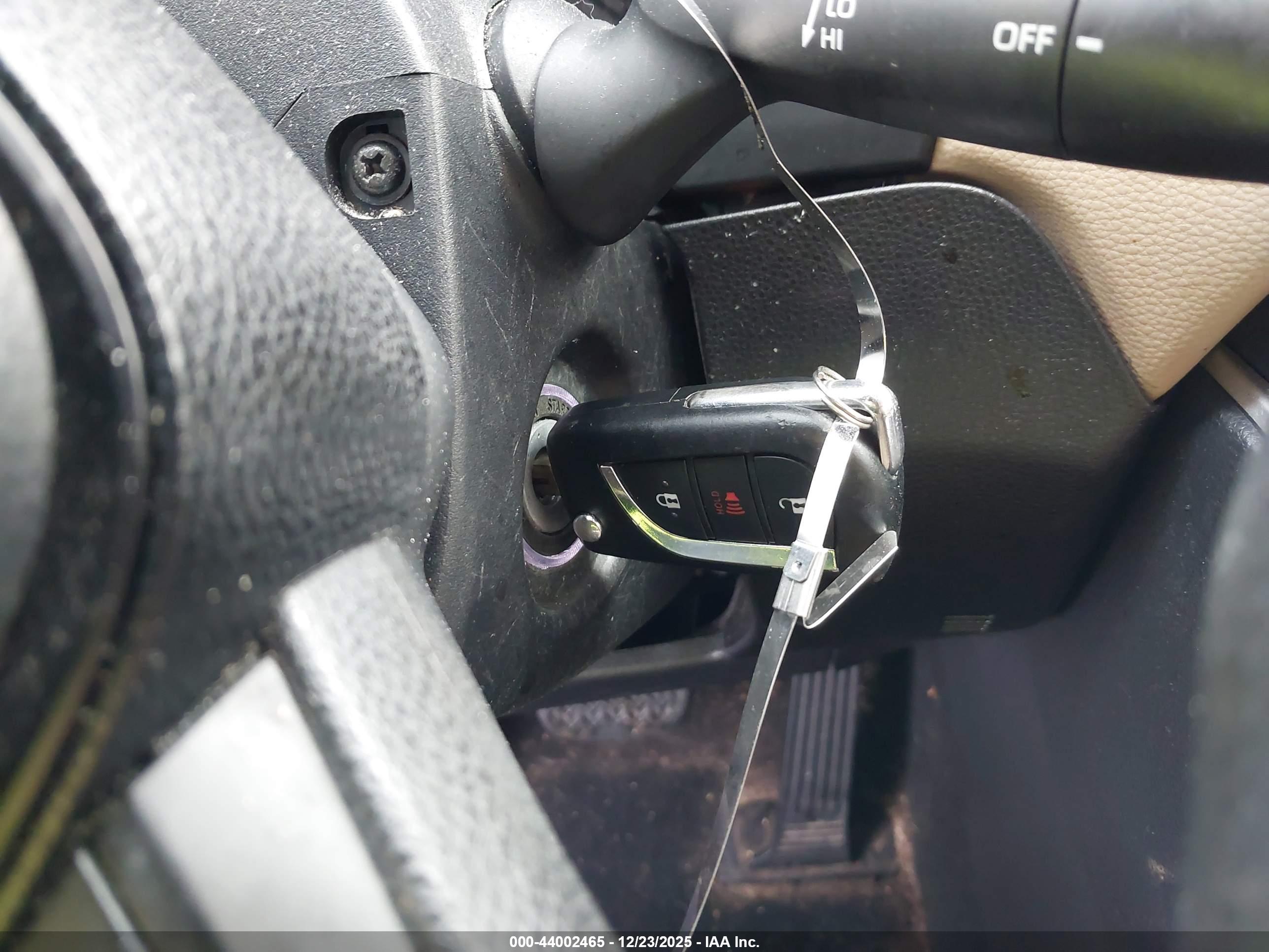 TOYOTA RAV4 image 11