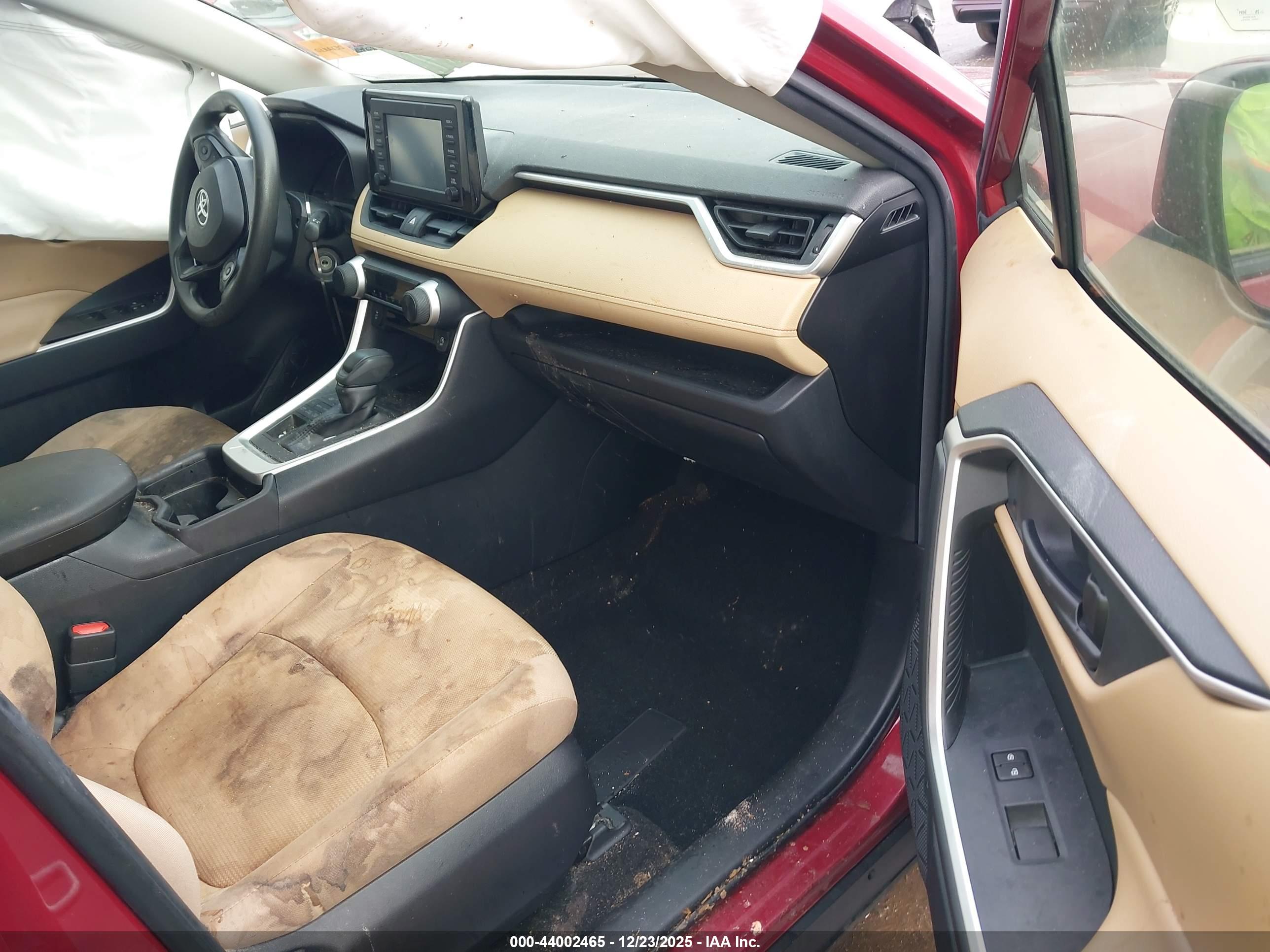 TOYOTA RAV4 image 5