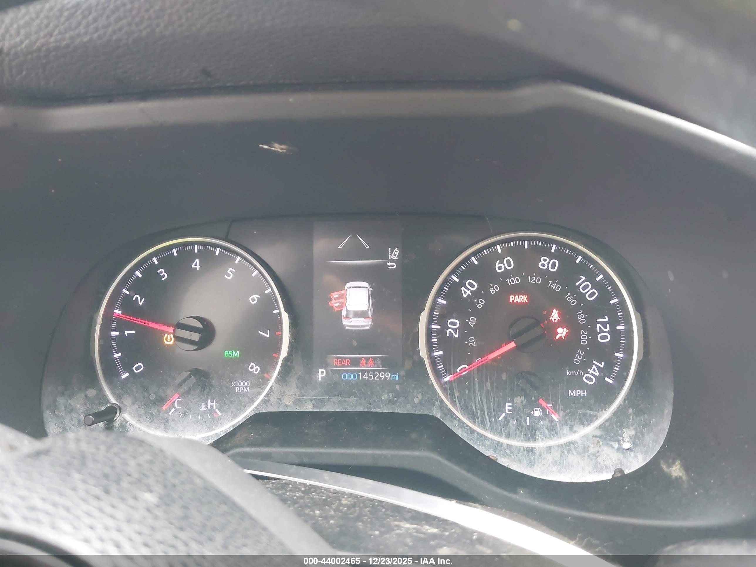 TOYOTA RAV4 image 7