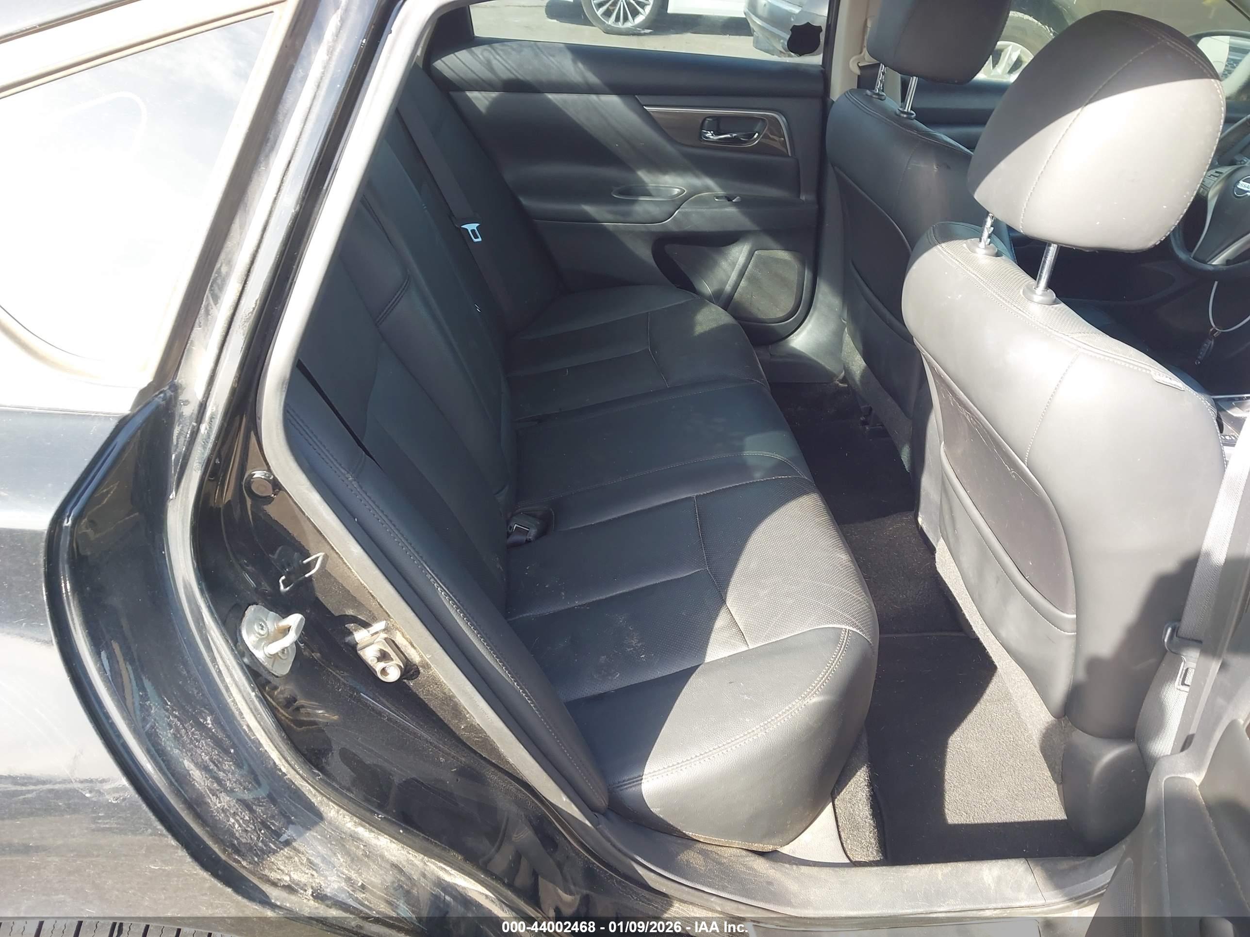 NISSAN ALTIMA image 8