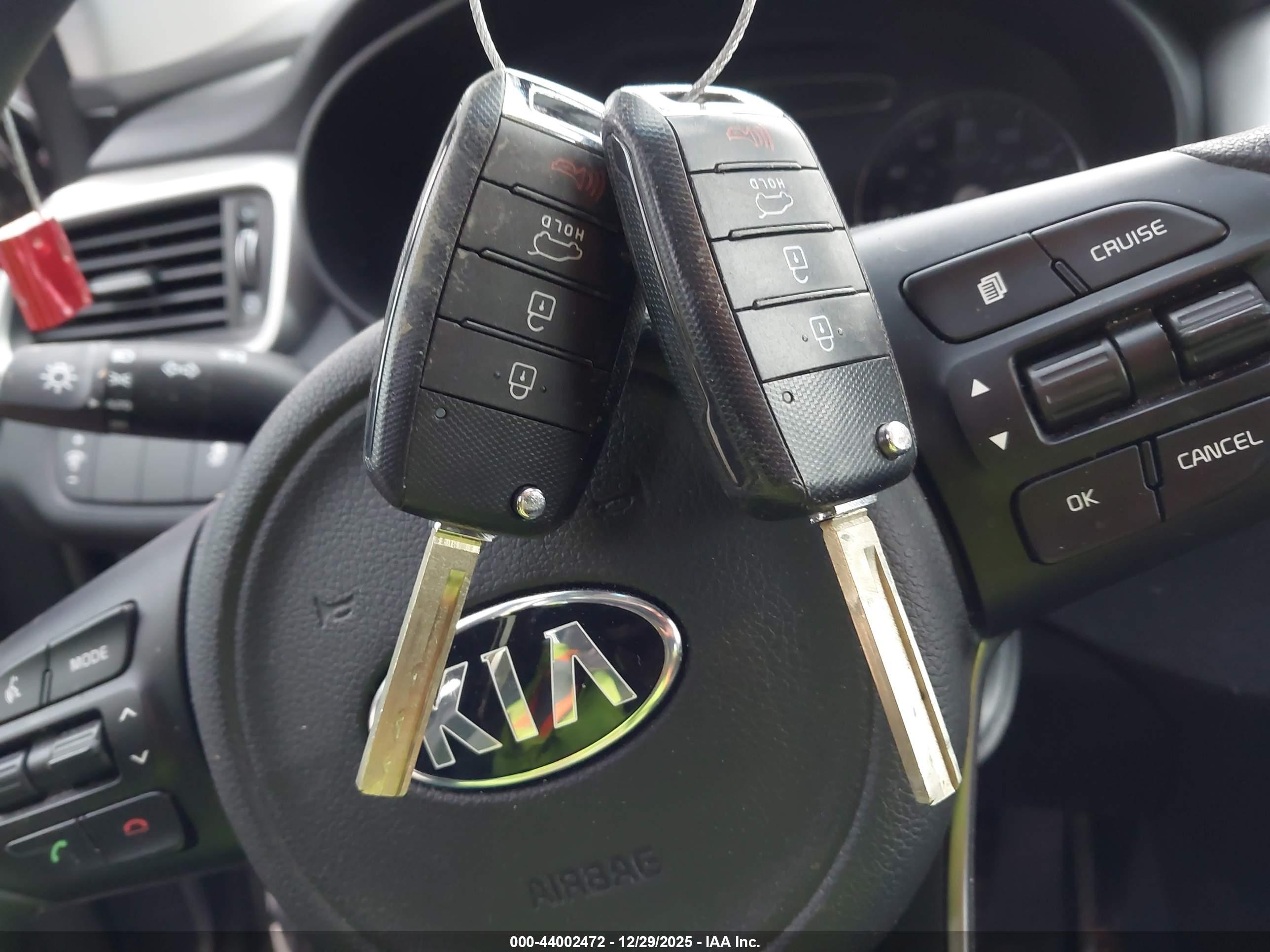KIA SORENTO image 11