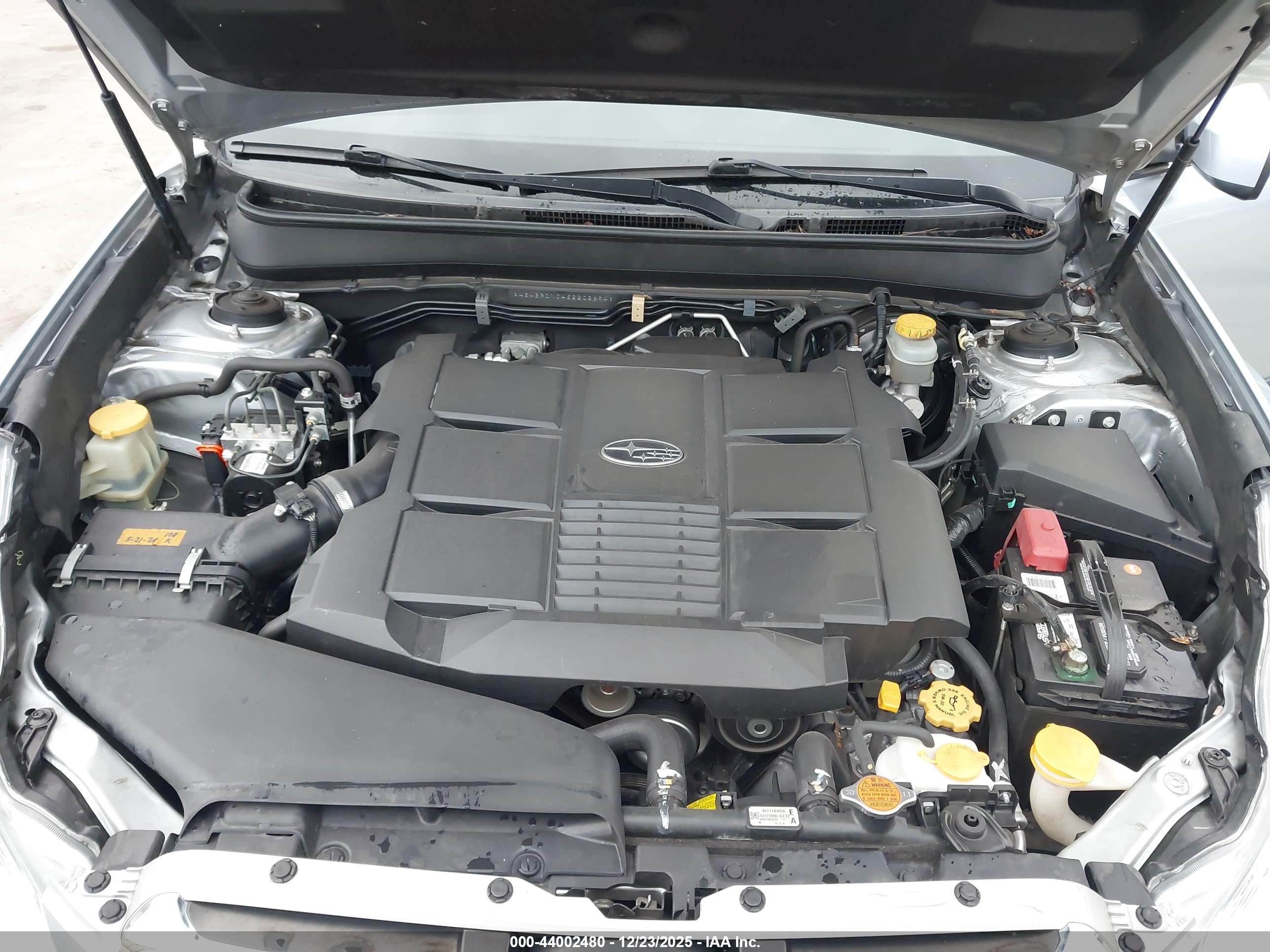 SUBARU OUTBACK image 10