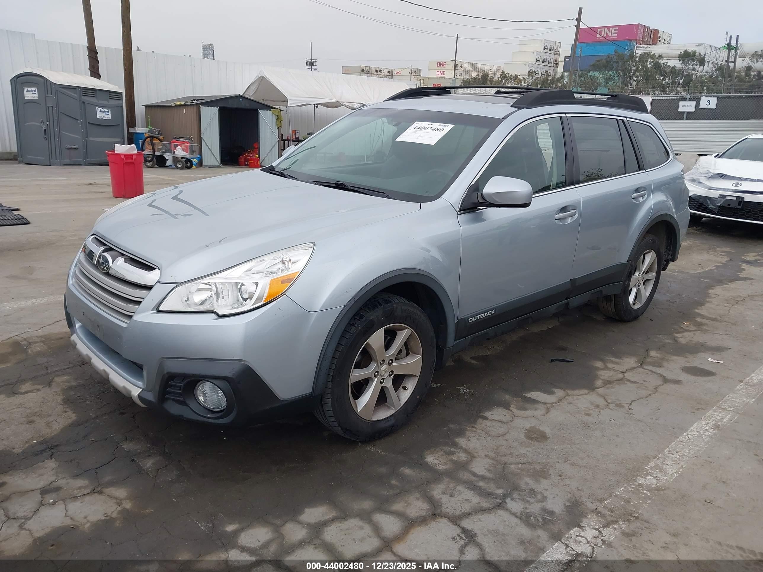 SUBARU OUTBACK image 2