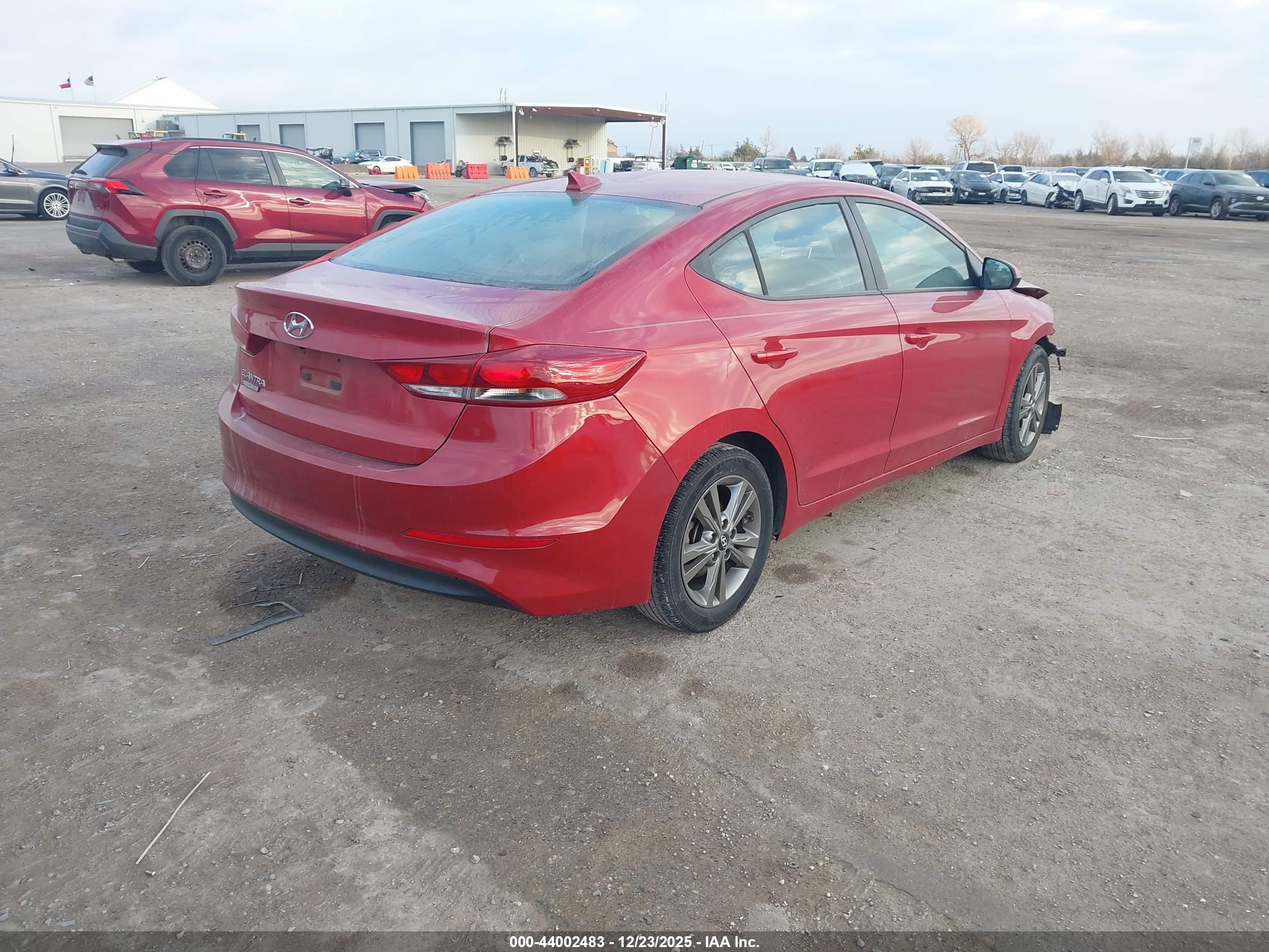 HYUNDAI ELANTRA image 4