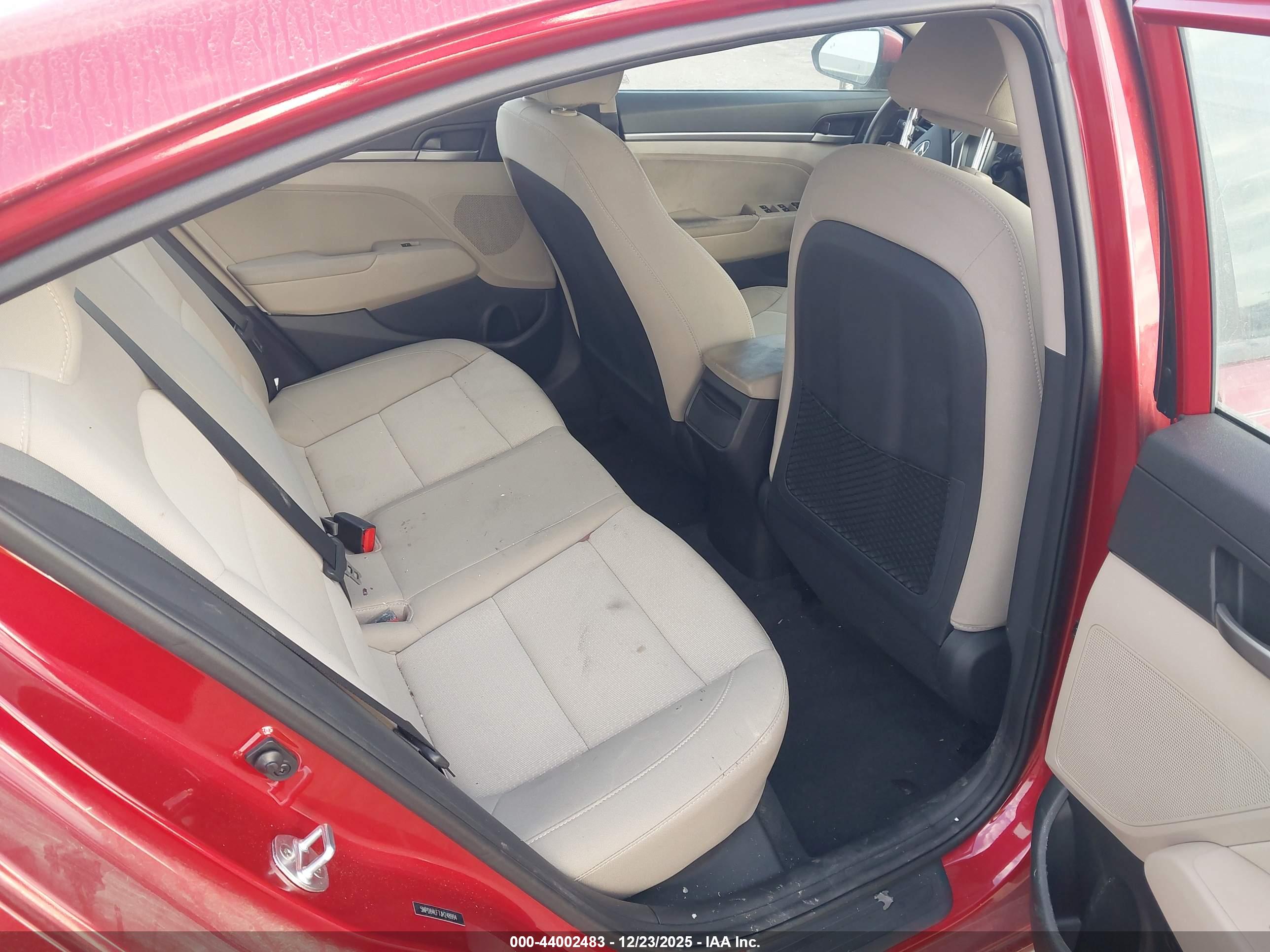HYUNDAI ELANTRA image 8
