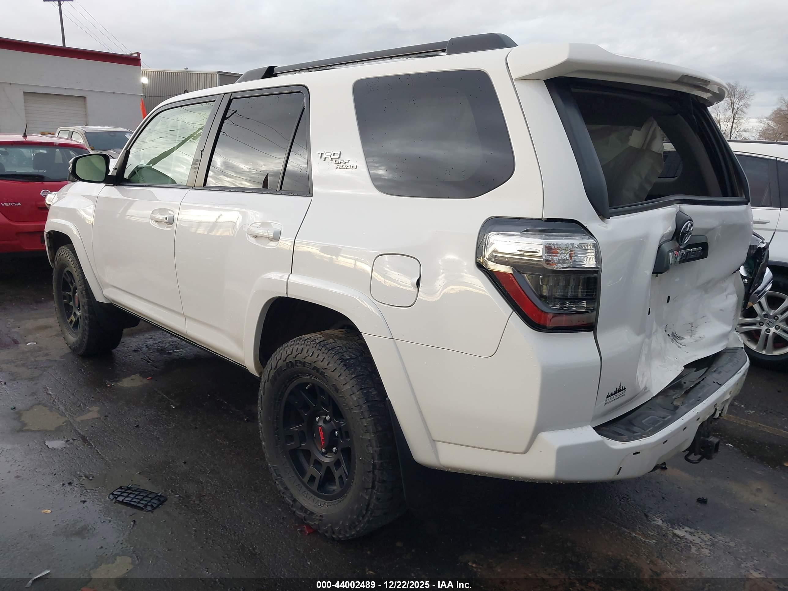 TOYOTA 4RUNNER image 3