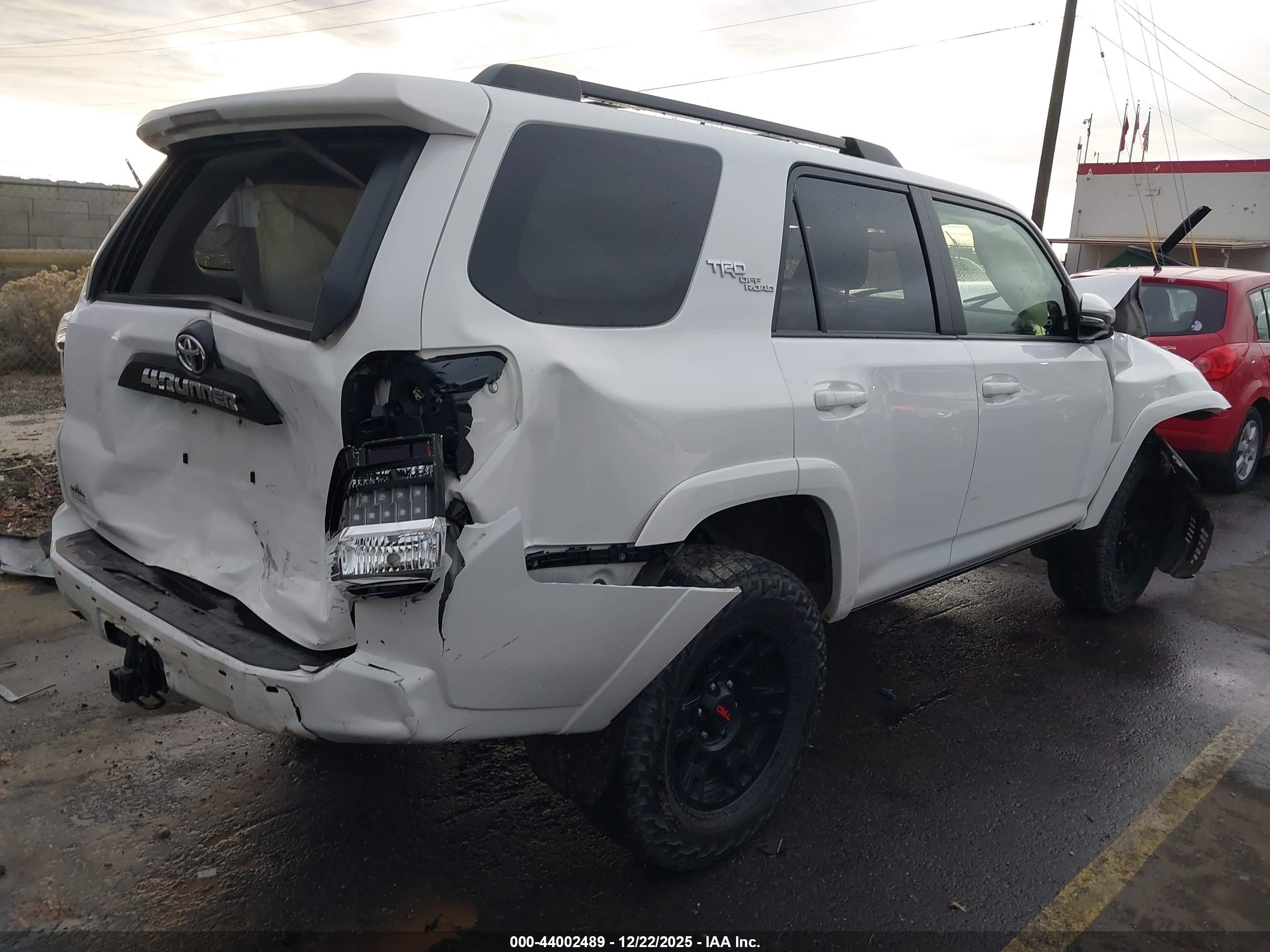 TOYOTA 4RUNNER image 4