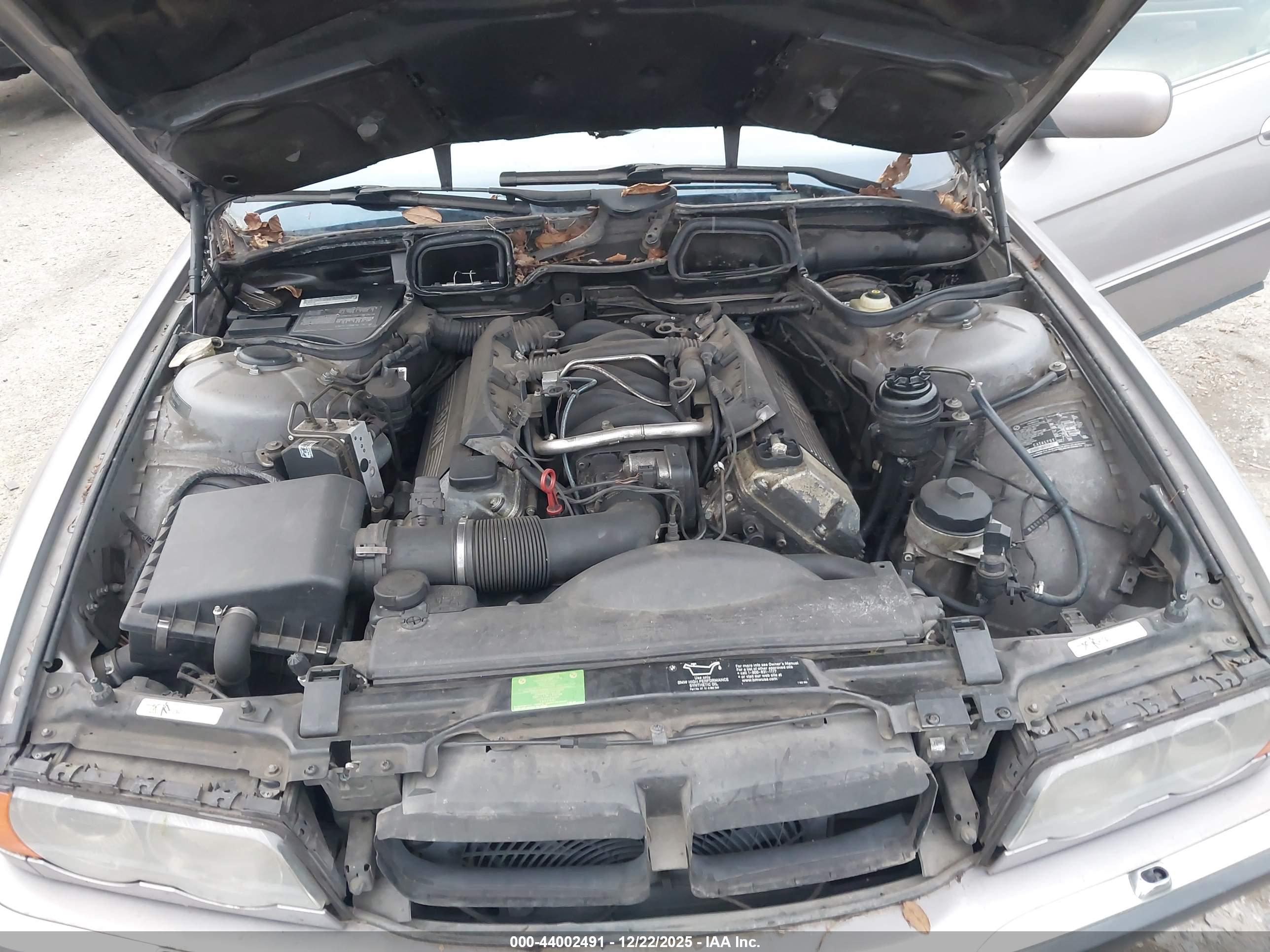 BMW 740IL image 10