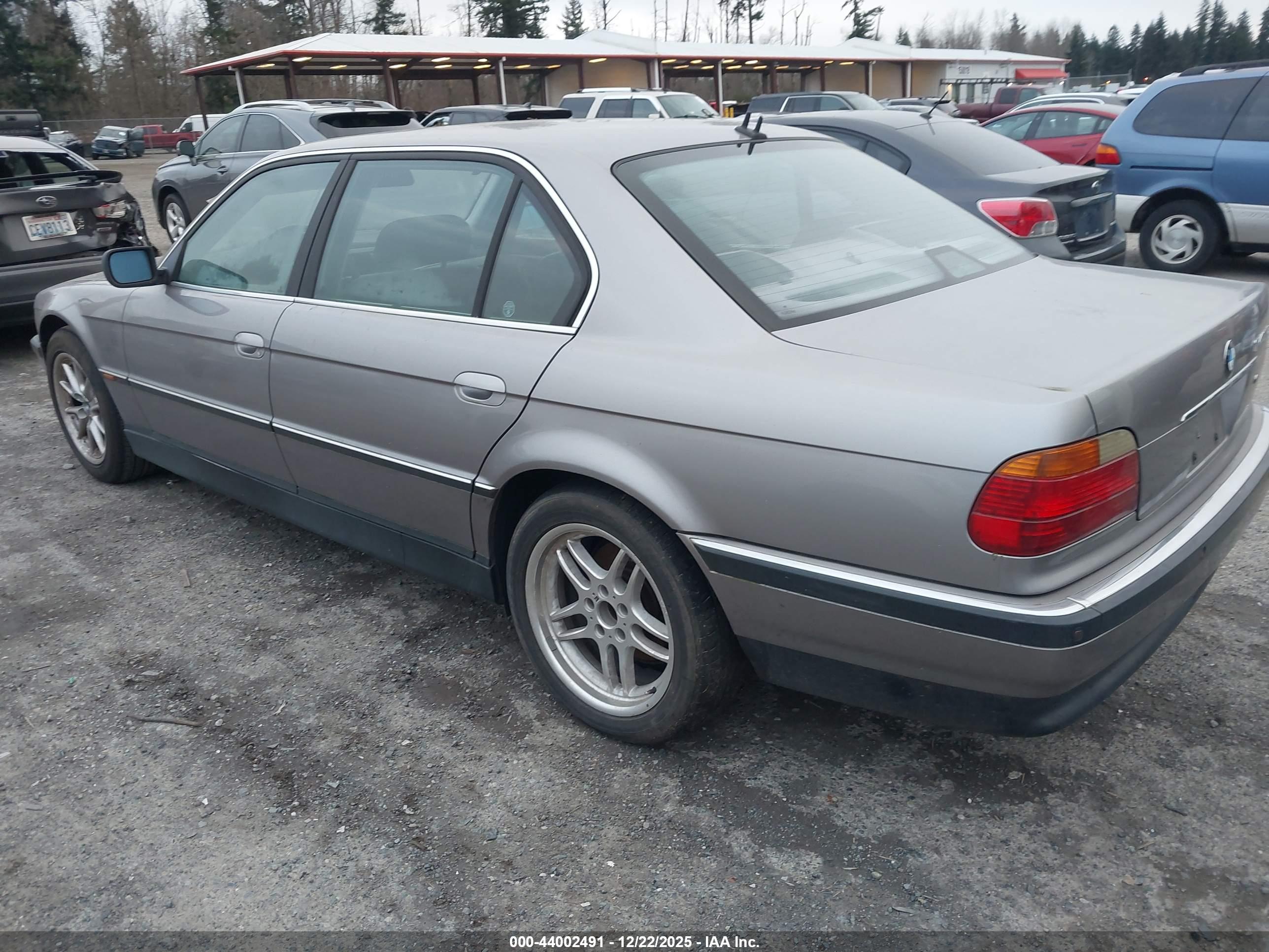 BMW 740IL image 3