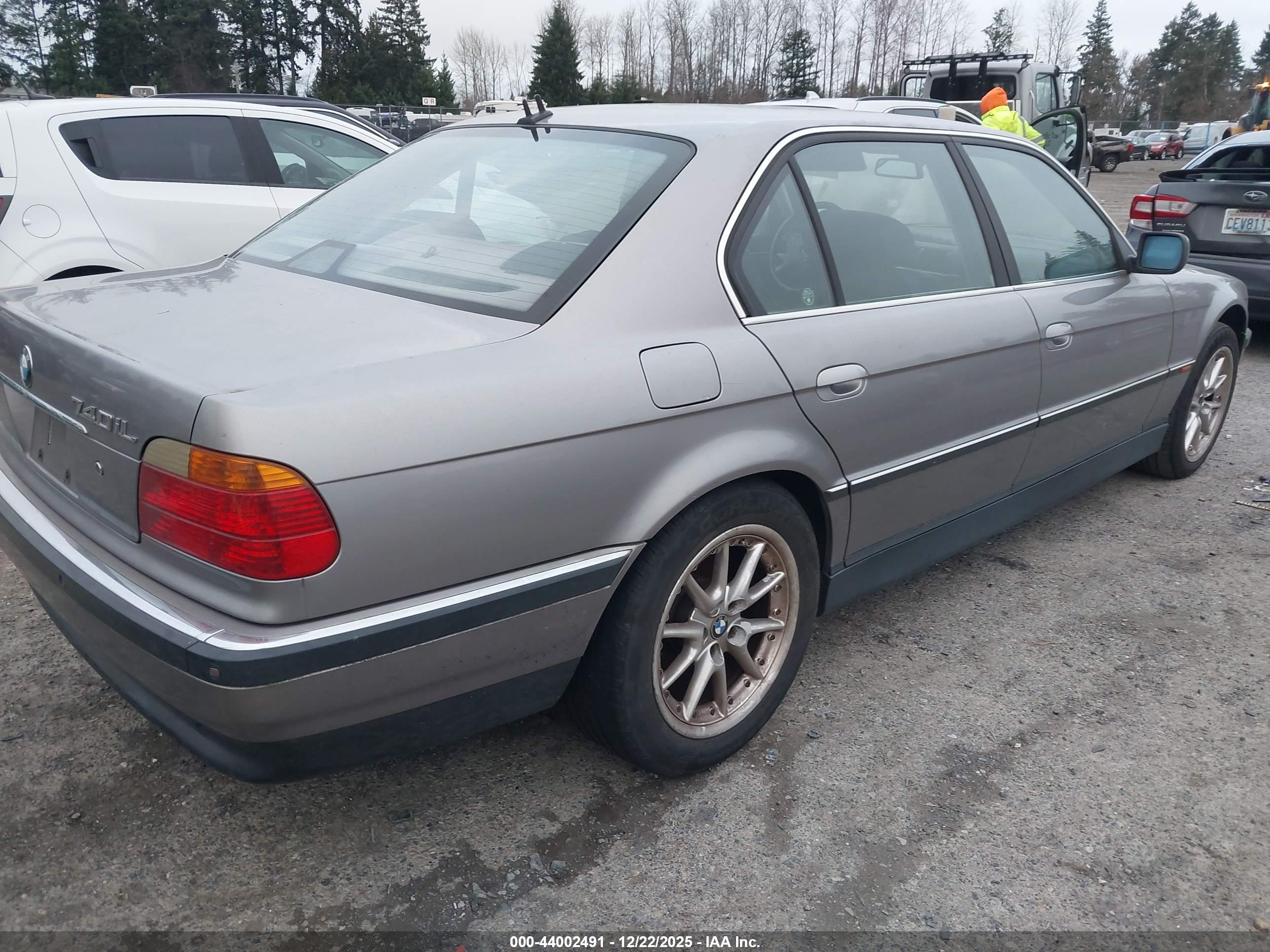 BMW 740IL image 4