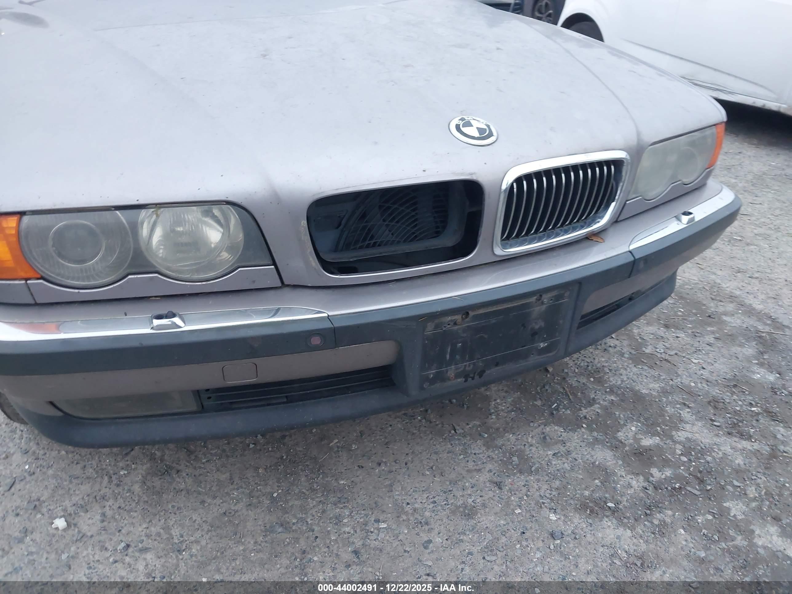 BMW 740IL image 6