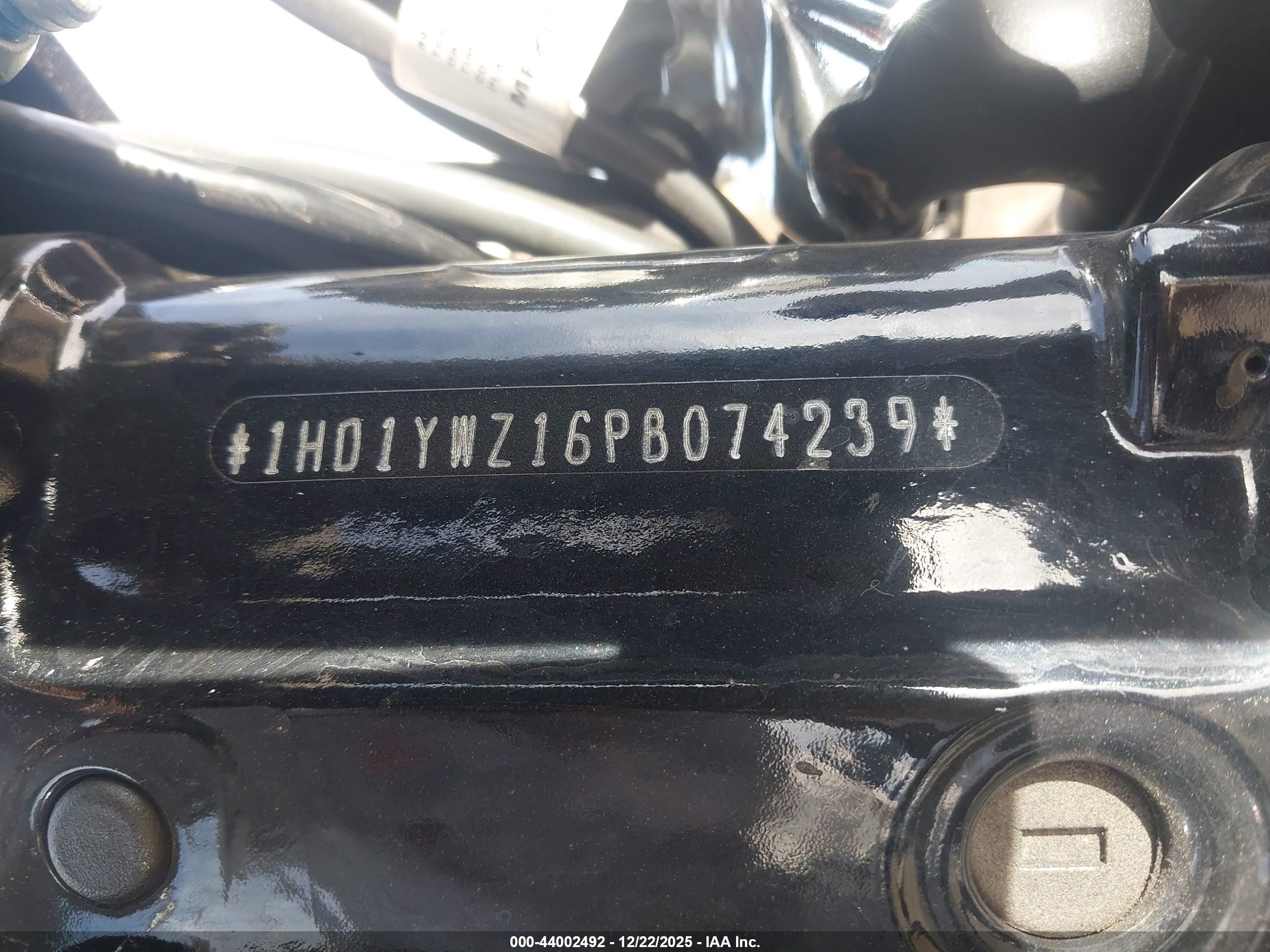 HARLEY-DAVIDSON FXLRS image 10