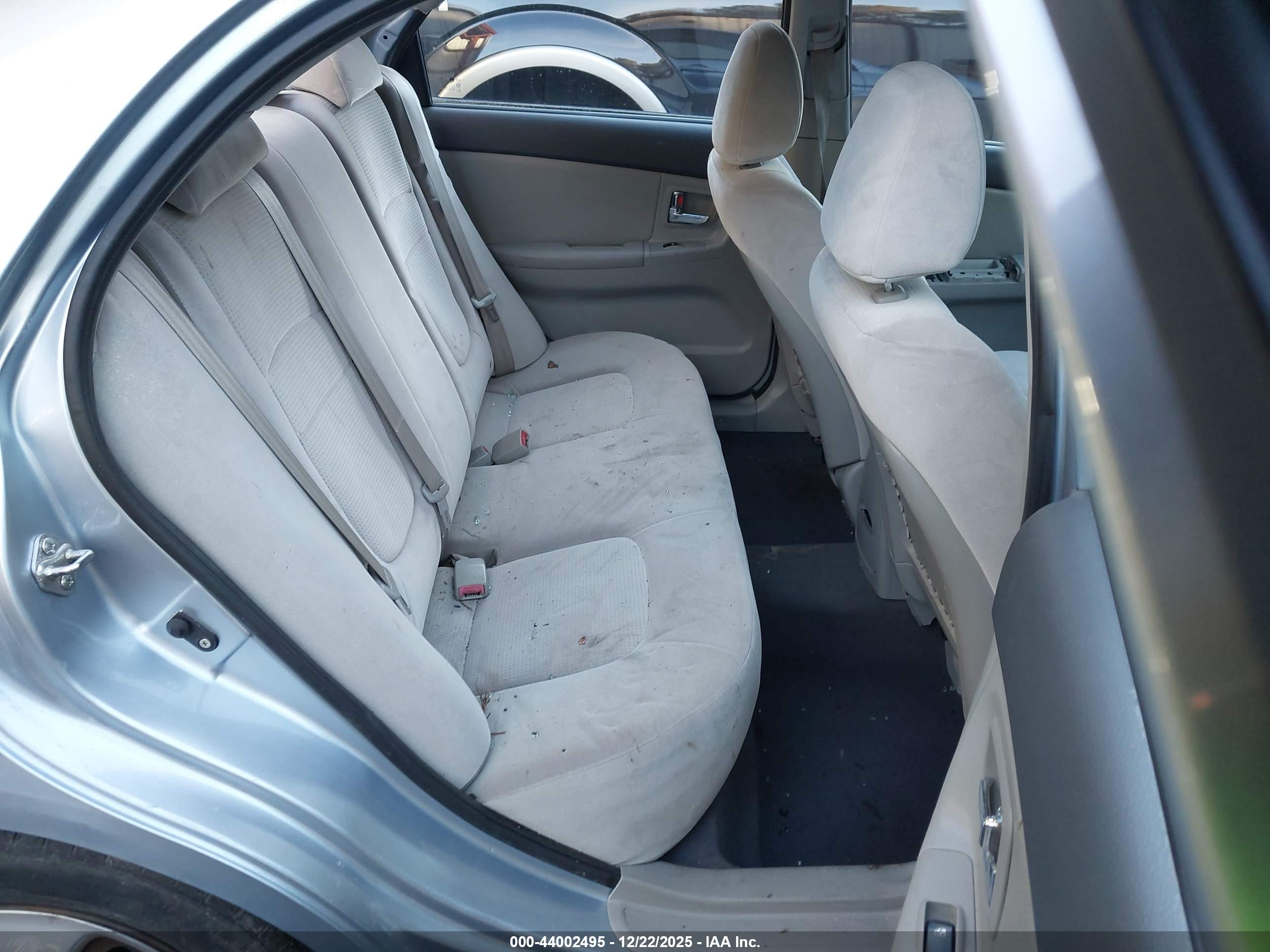 KIA SPECTRA image 8
