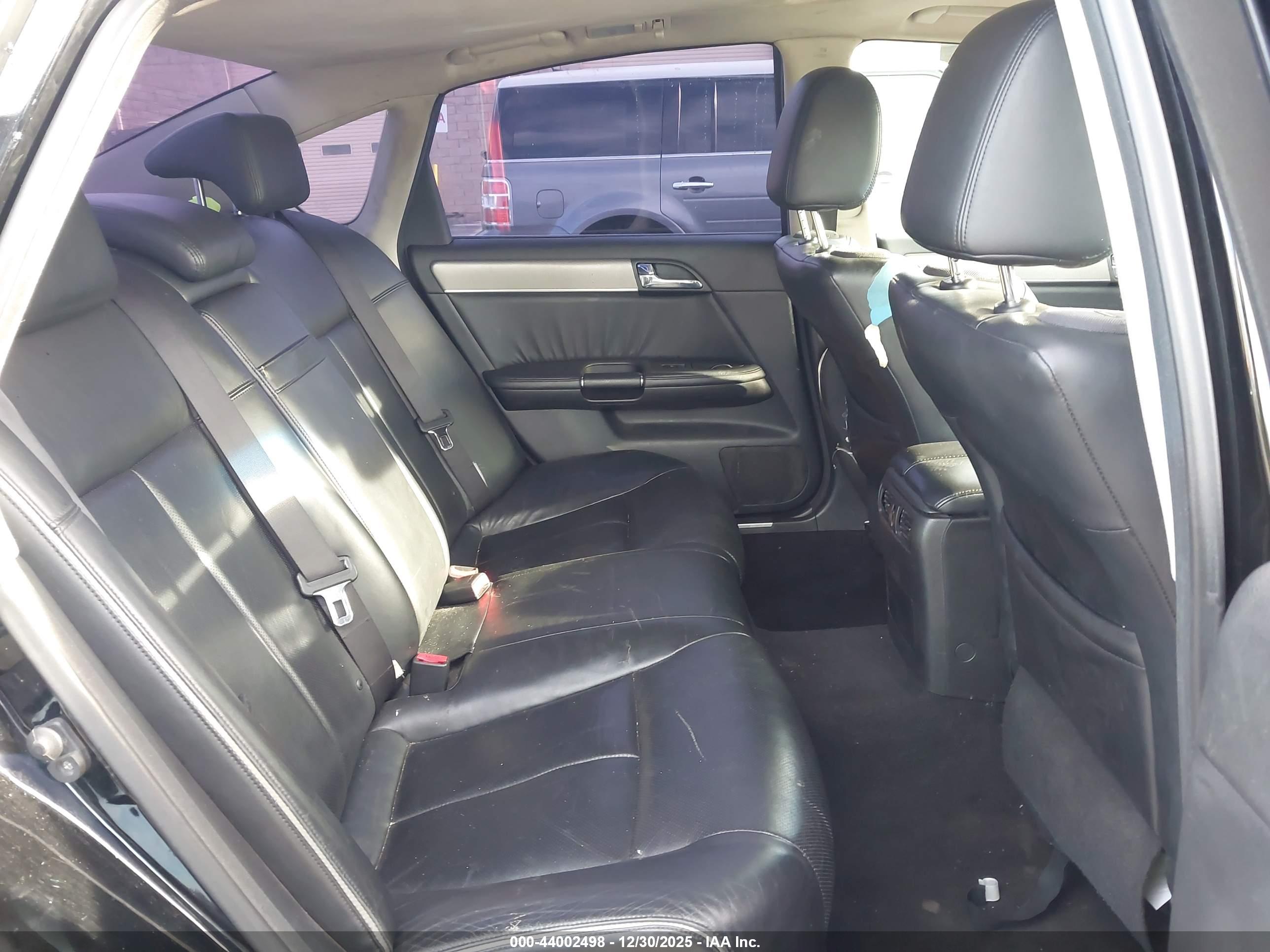 INFINITI M35 image 8