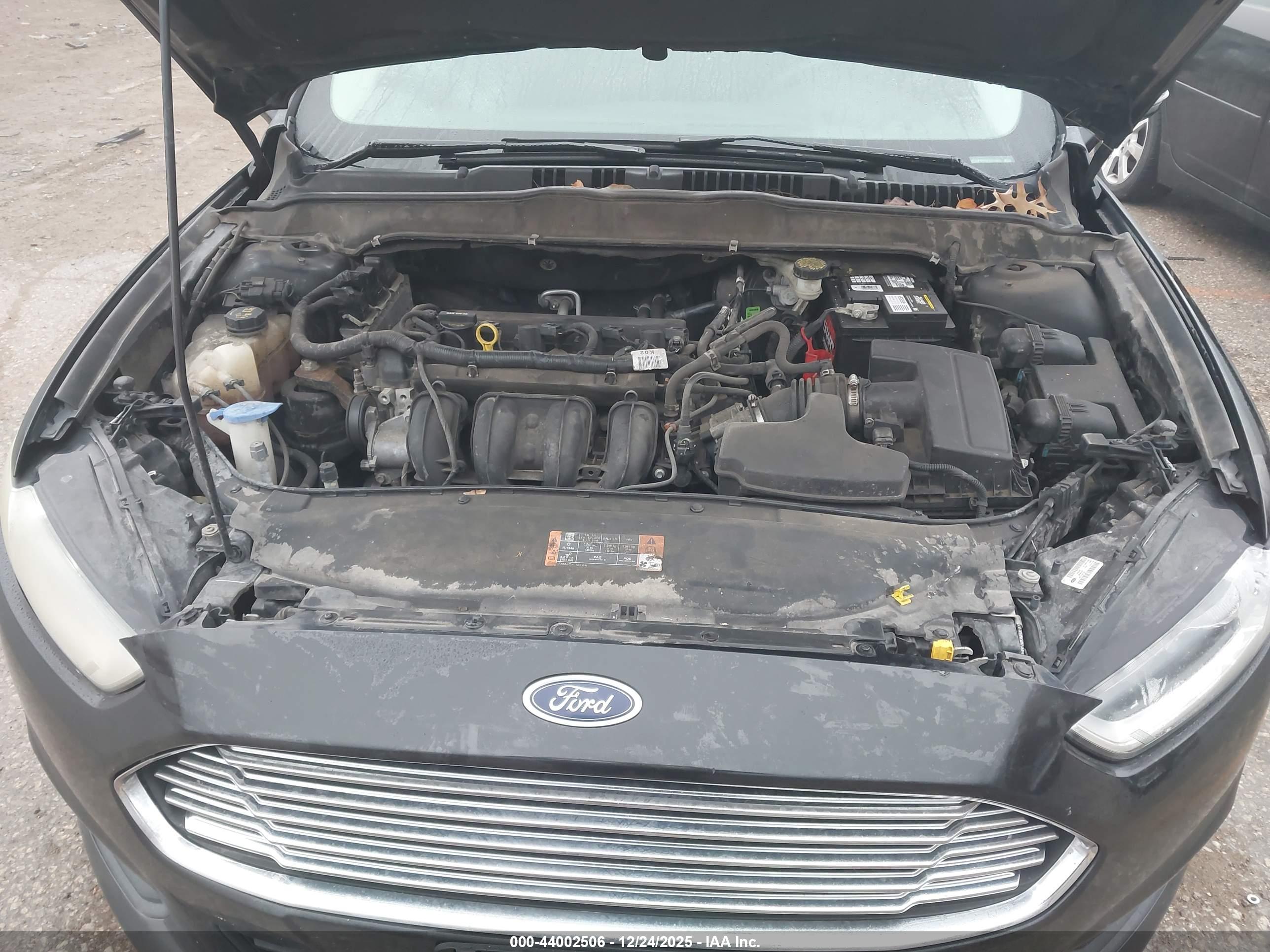 FORD FUSION image 10