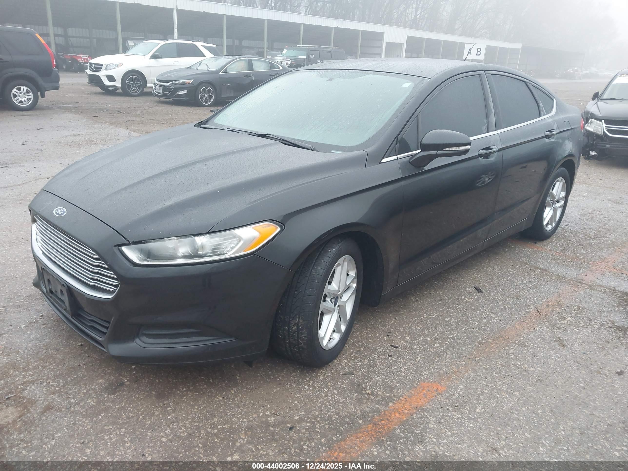 FORD FUSION image 2