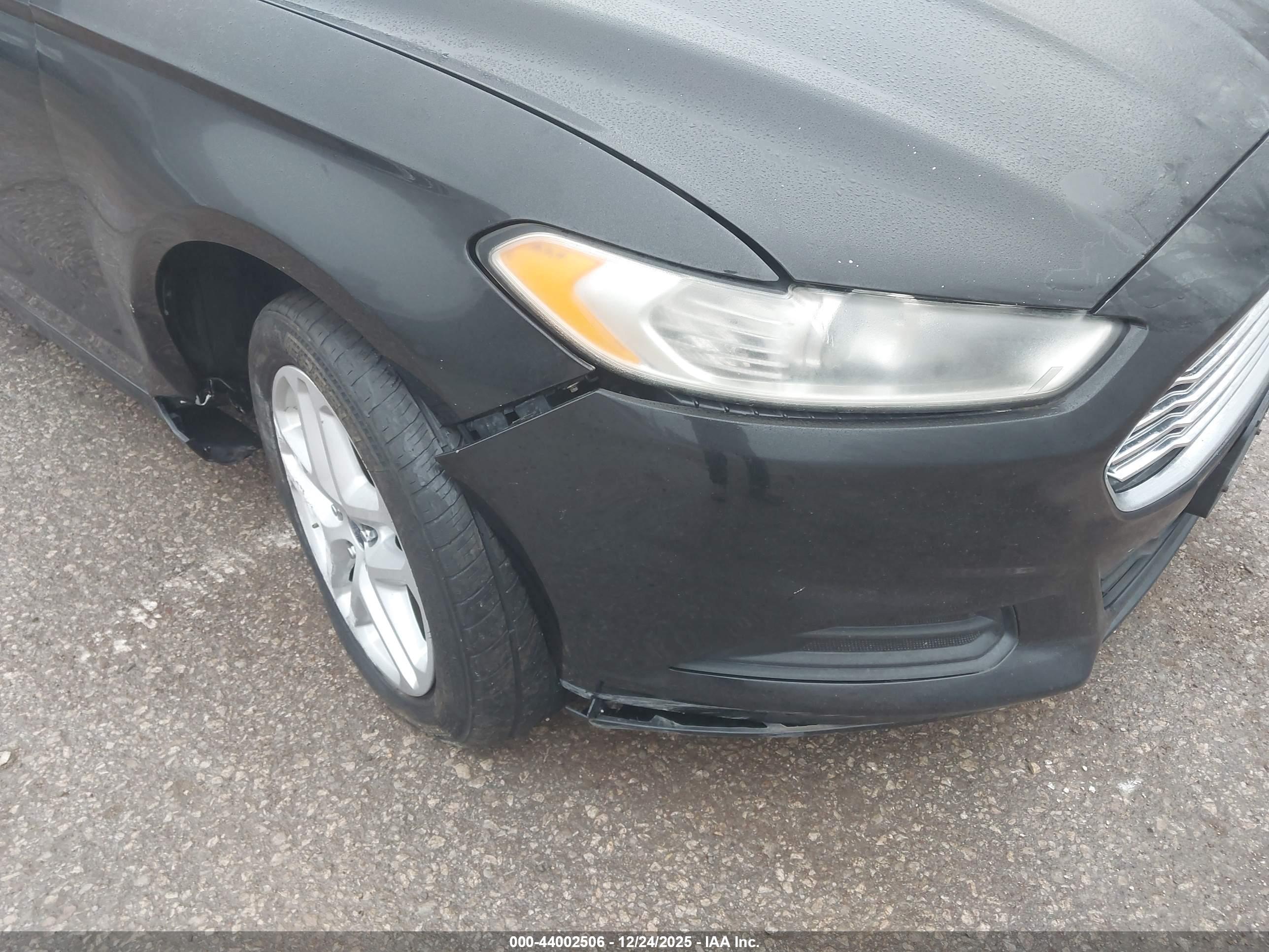 FORD FUSION image 6