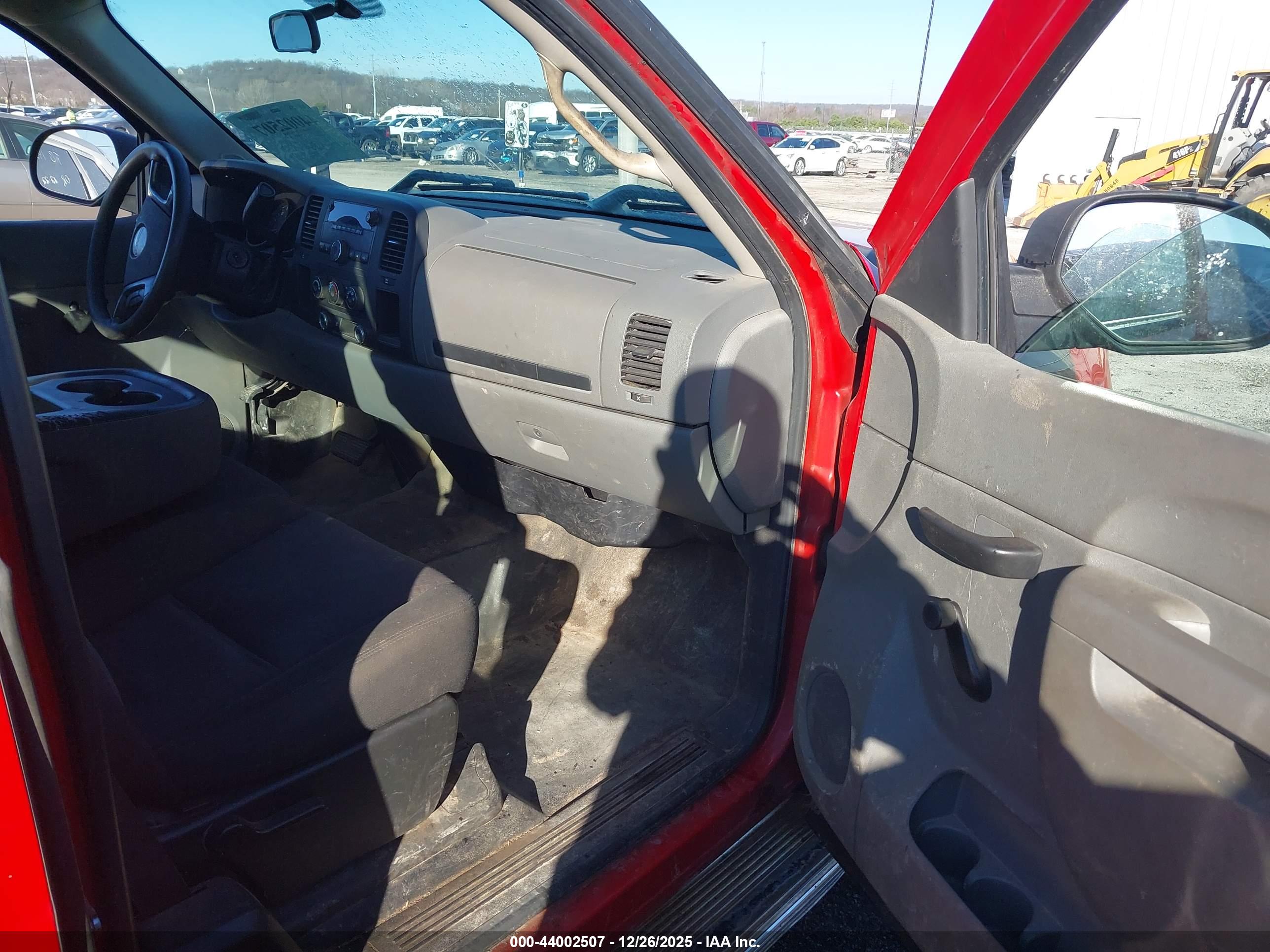 GMC SIERRA image 5