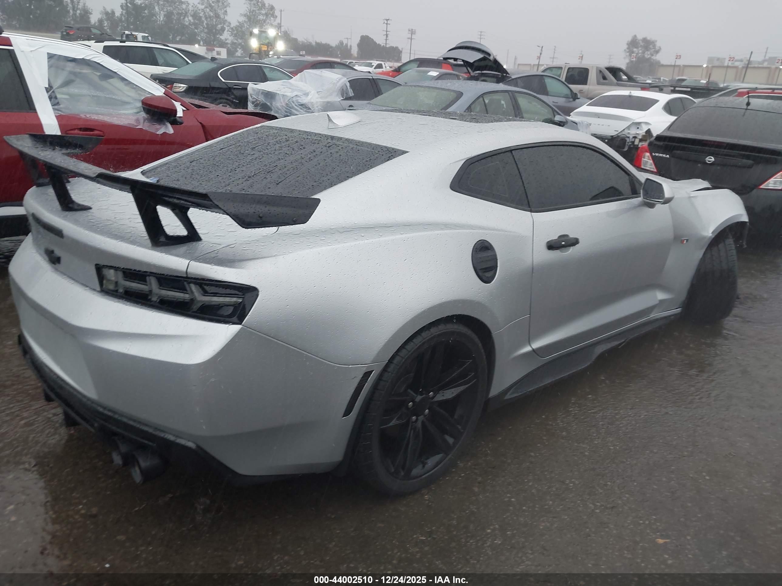 CHEVROLET CAMARO image 4