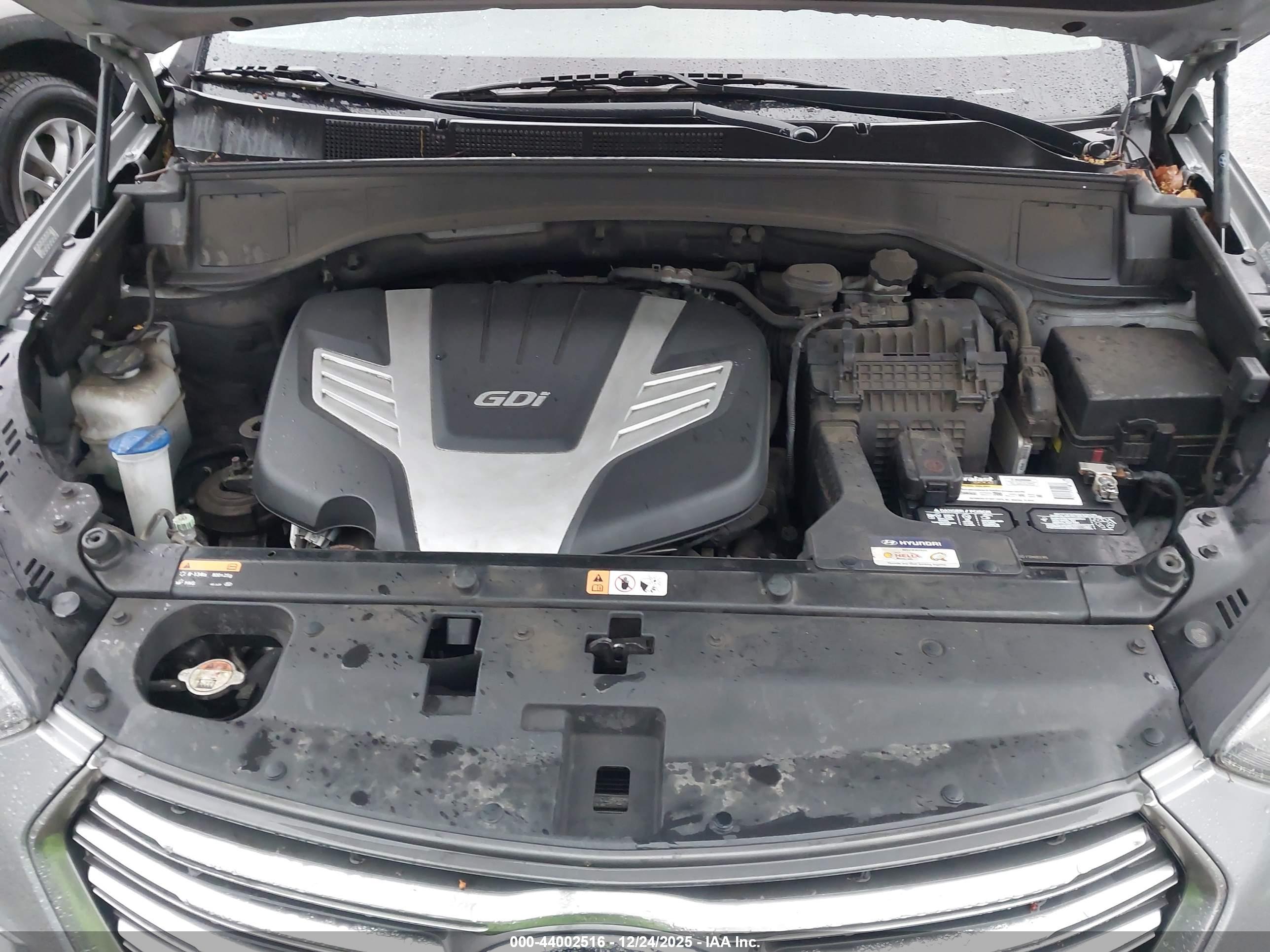HYUNDAI SANTA image 10