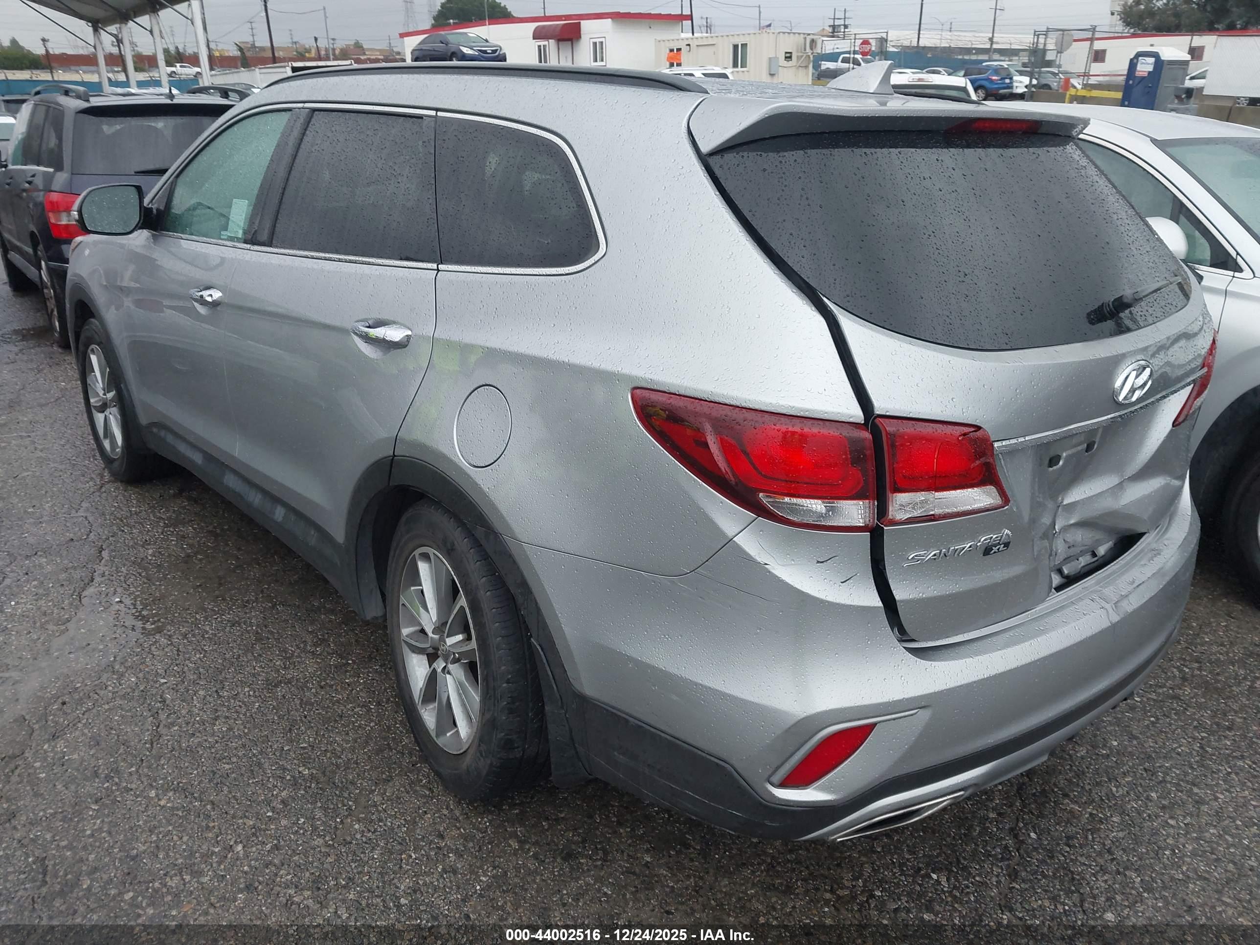 HYUNDAI SANTA image 3