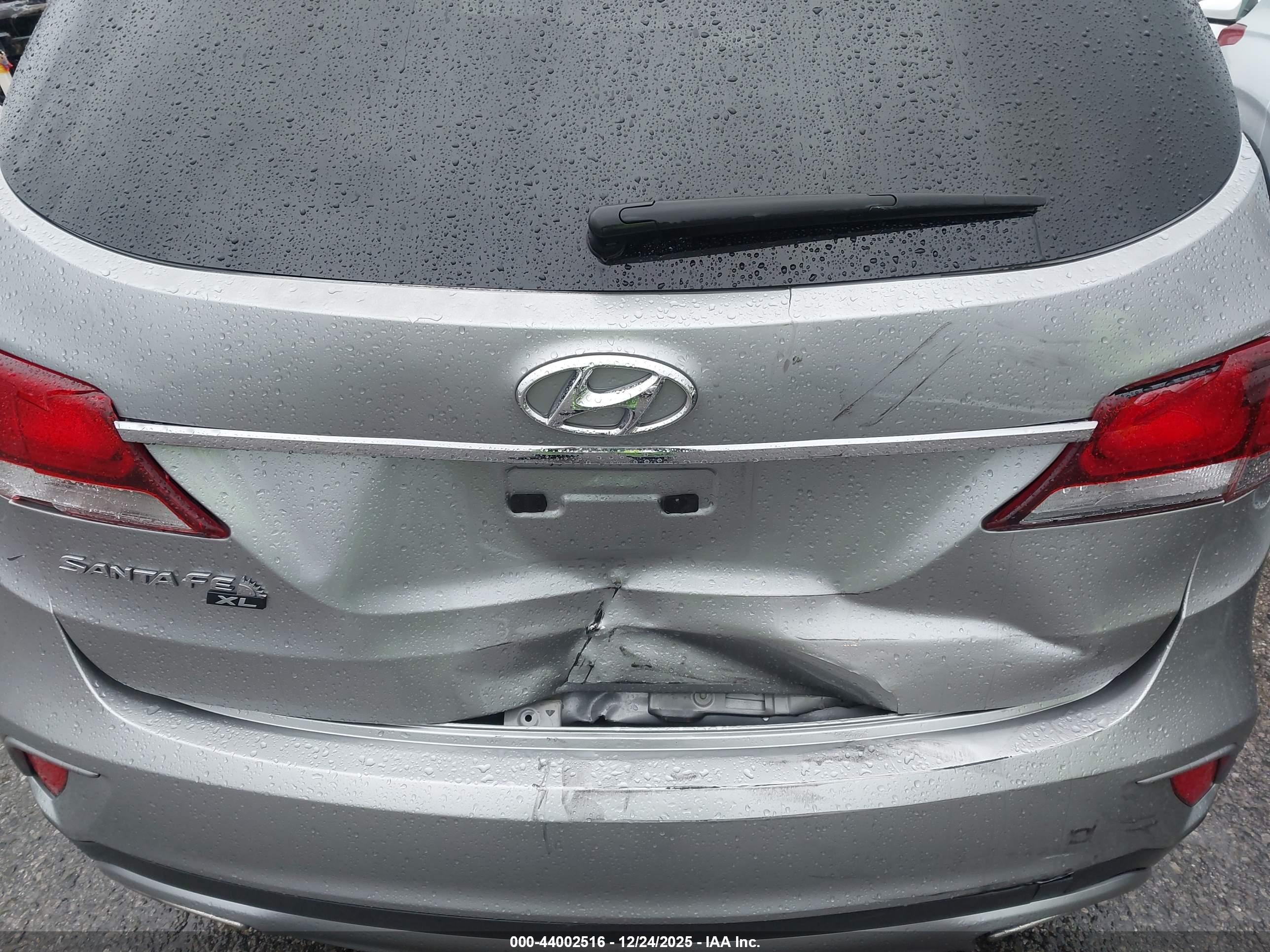 HYUNDAI SANTA image 6