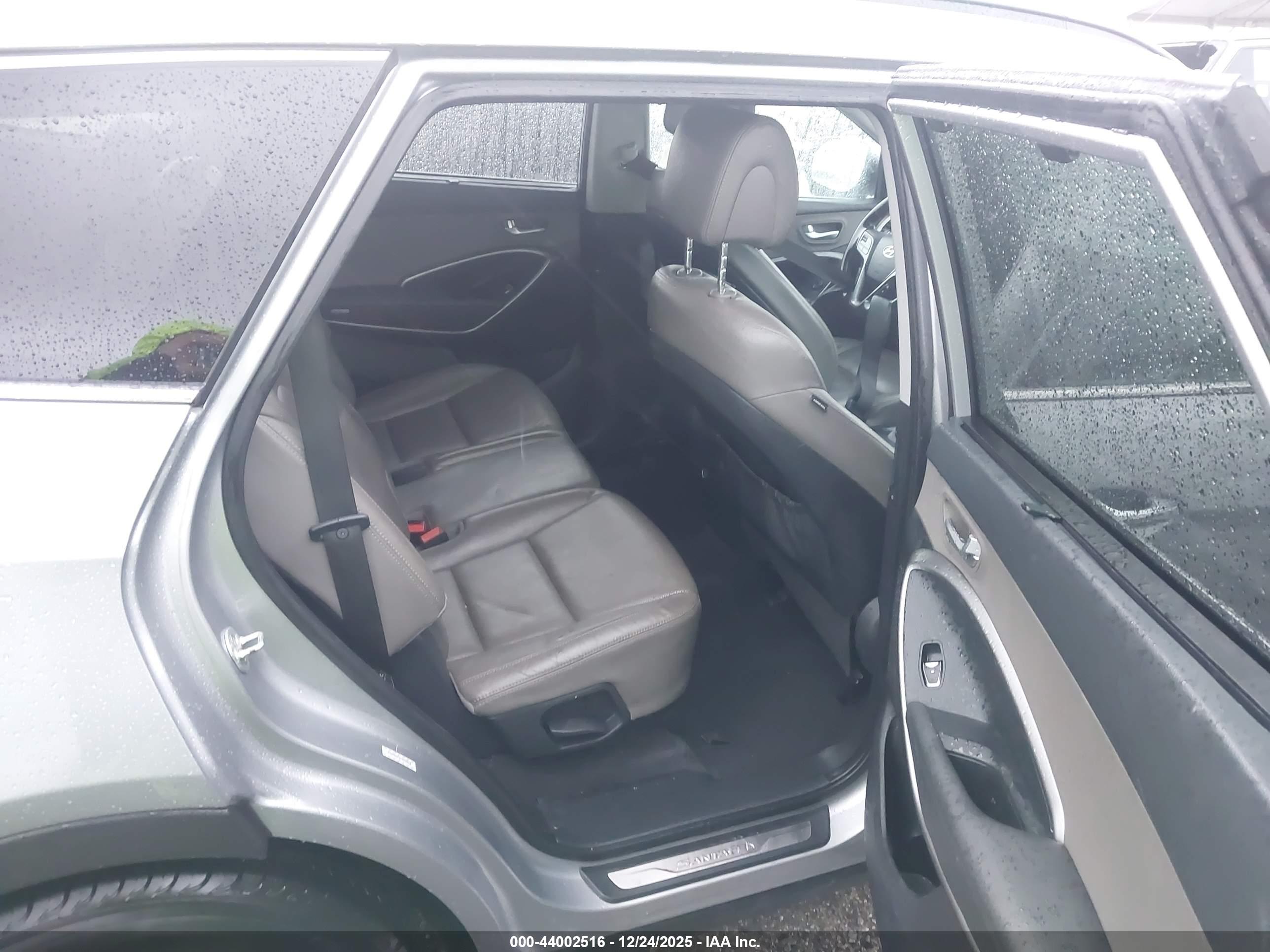 HYUNDAI SANTA image 8