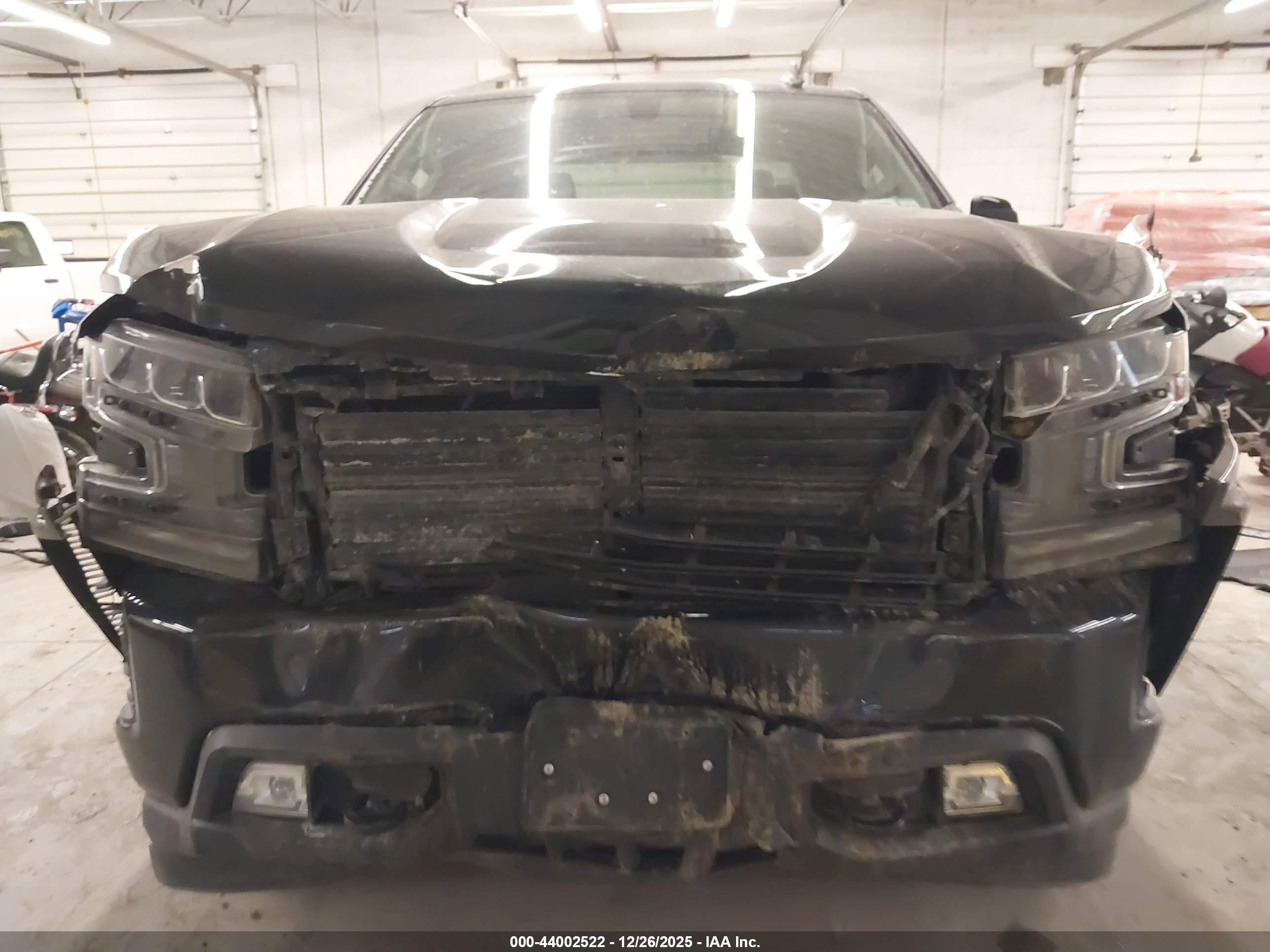 CHEVROLET SILVERADO image 6