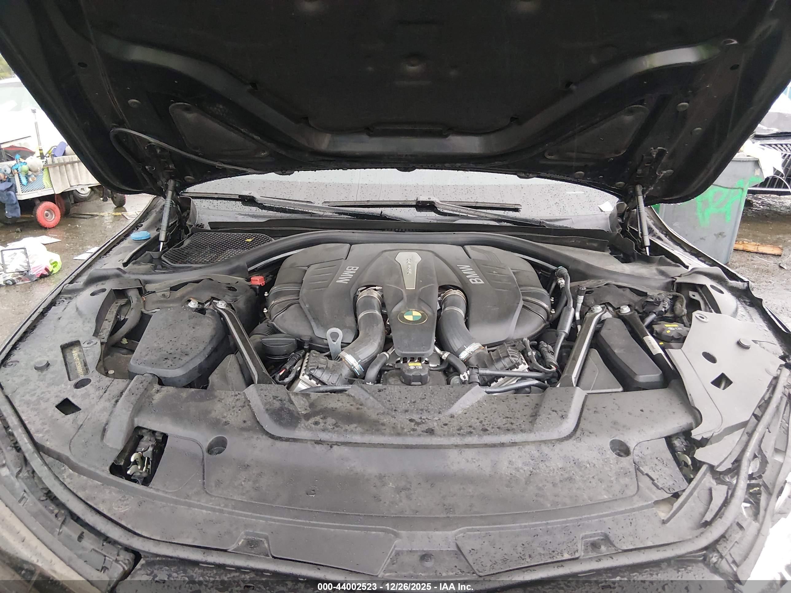 BMW 750I image 10